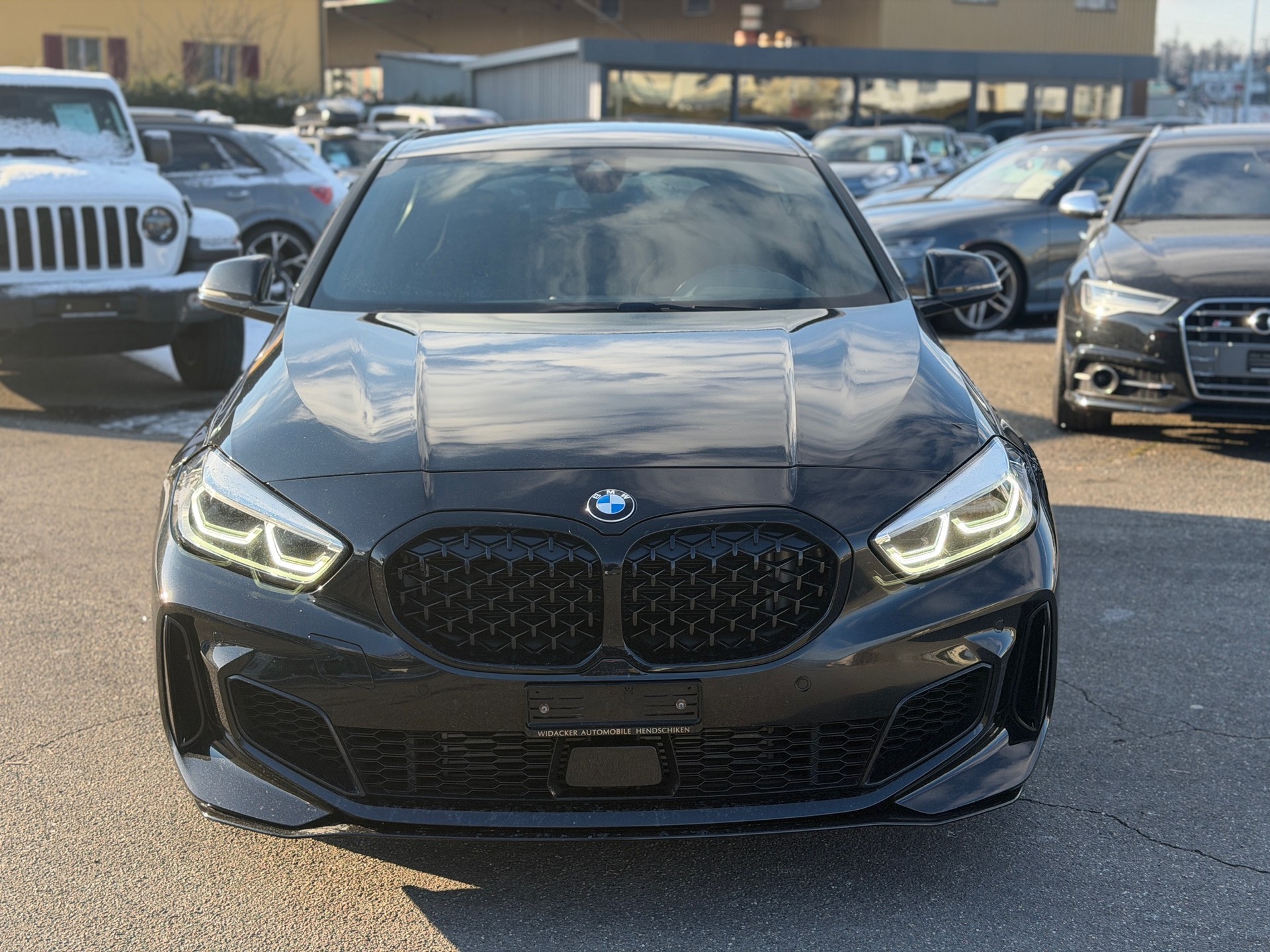 BMW M135i xDrive Steptronic-image-1