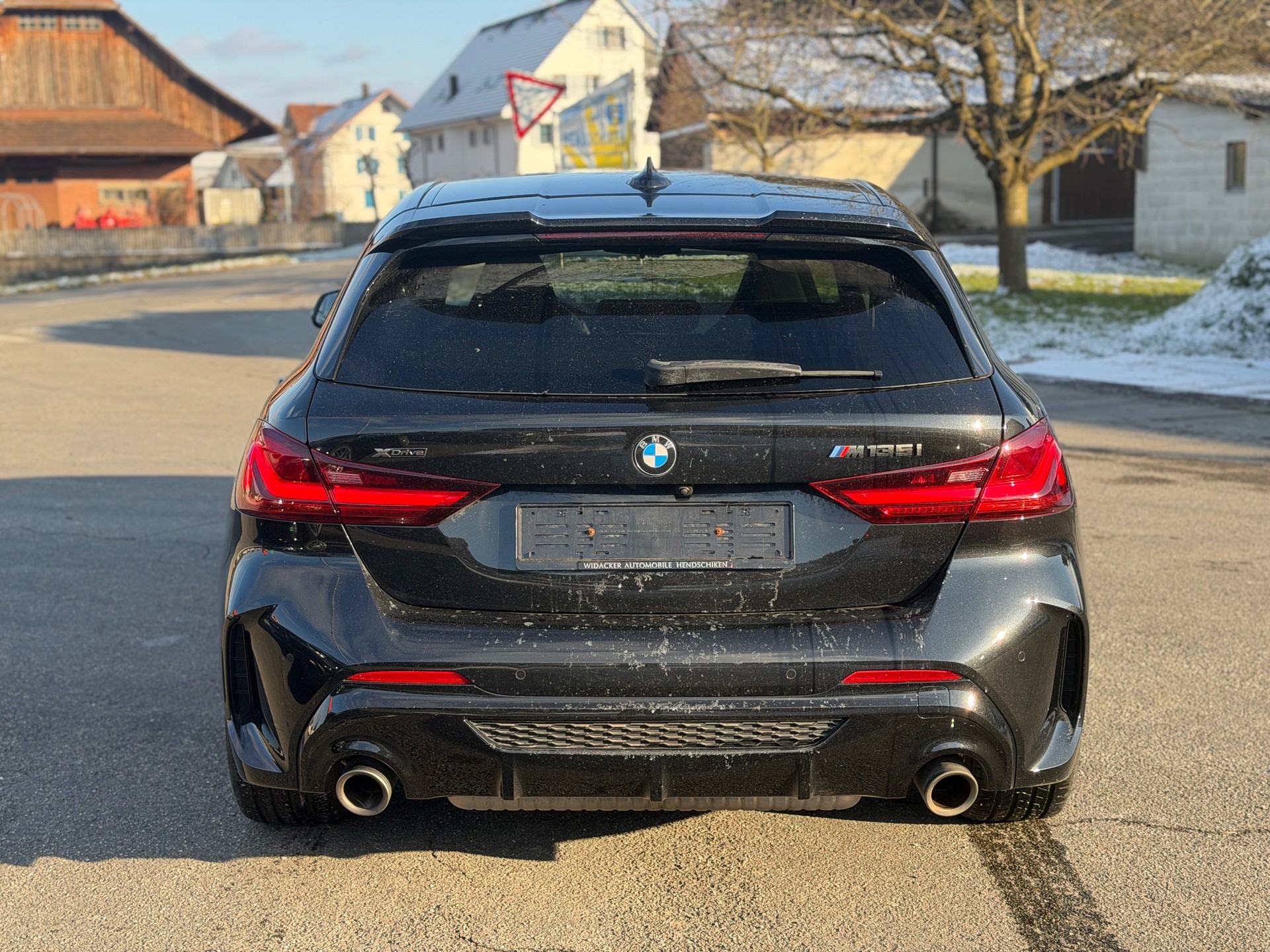BMW M135i xDrive Steptronic-image-4