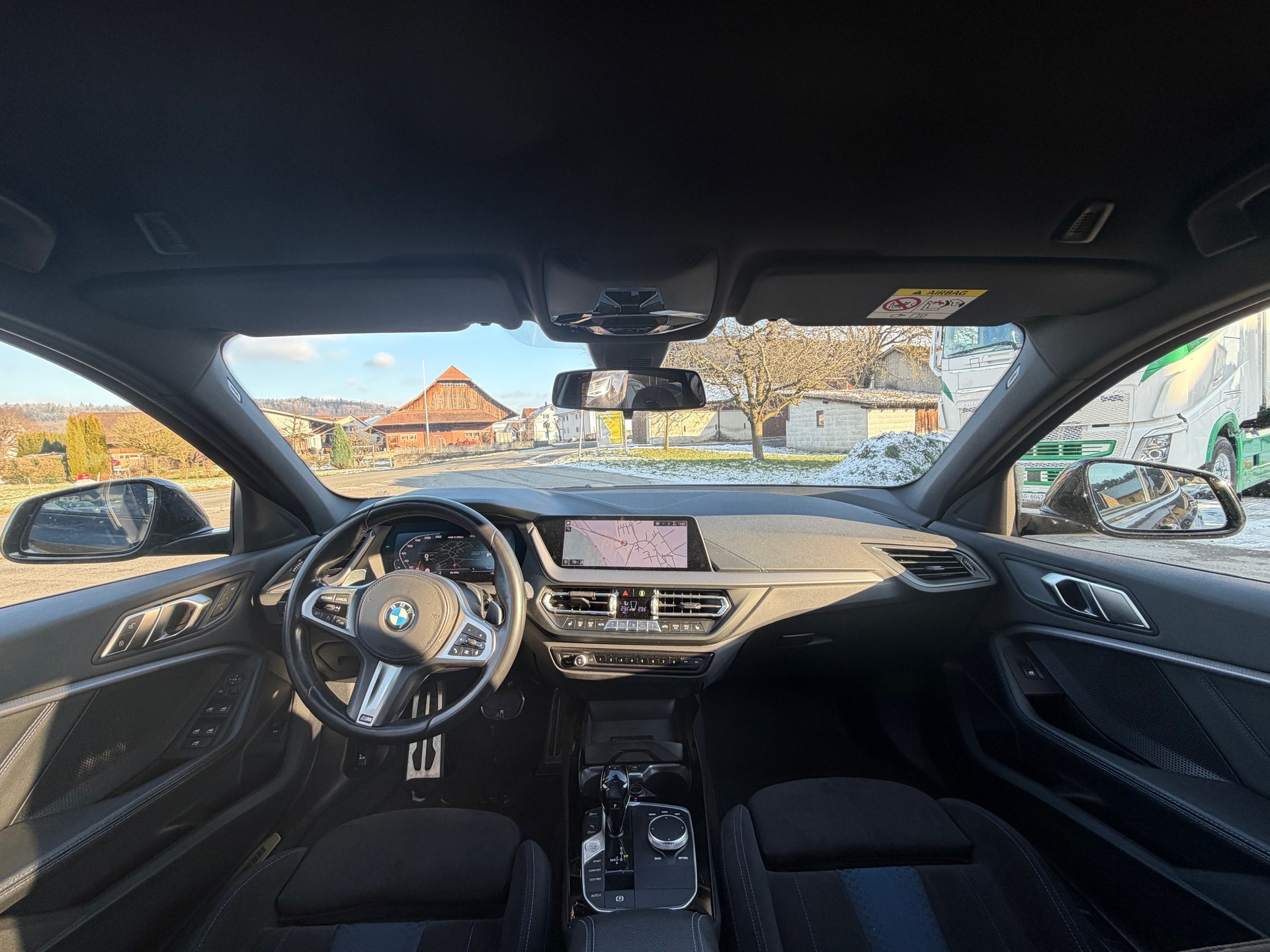 BMW M135i xDrive Steptronic-image-7