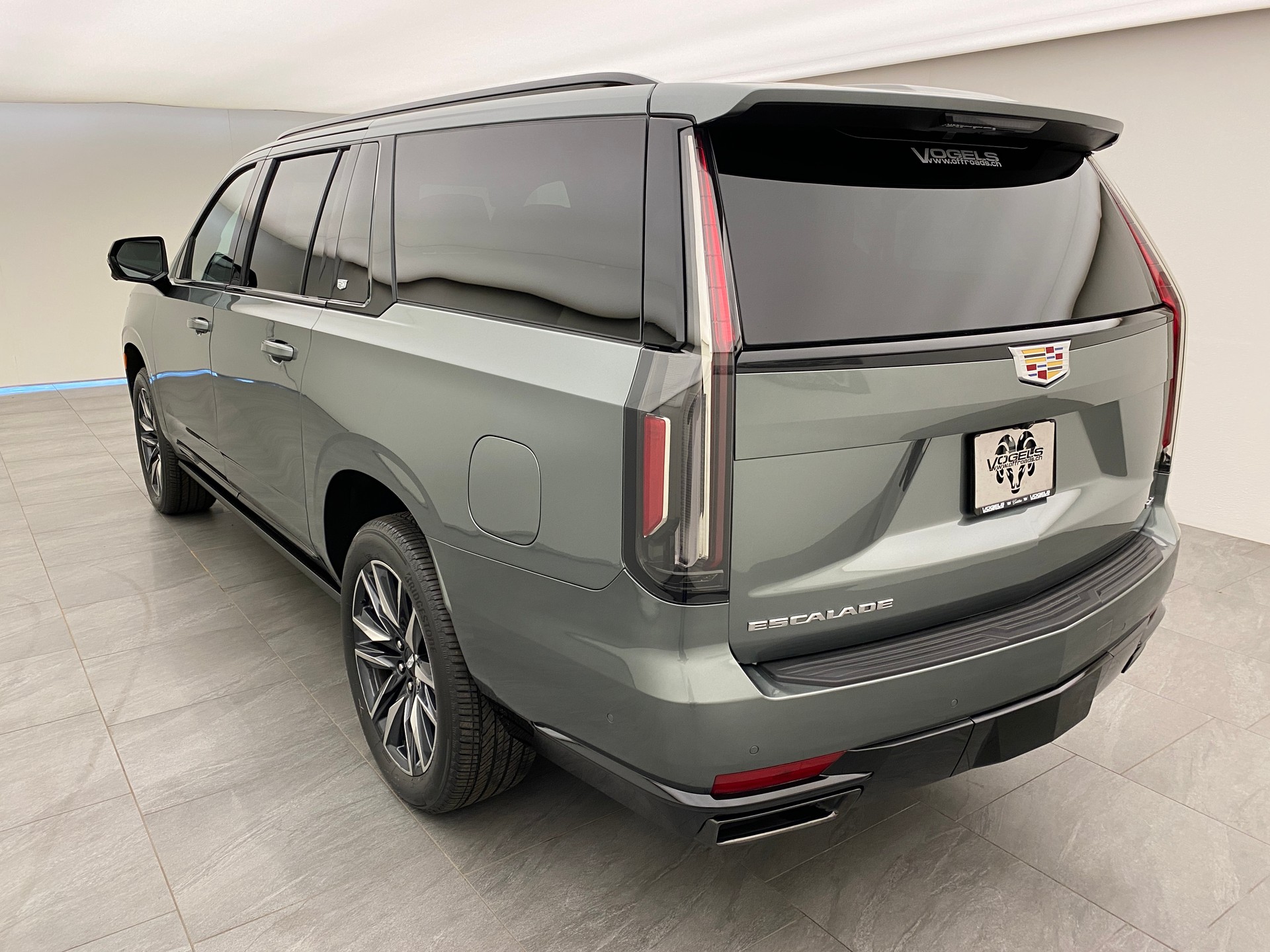 CADILLAC Escalade 6.2 ESV Platinum Sport AWD-image-5