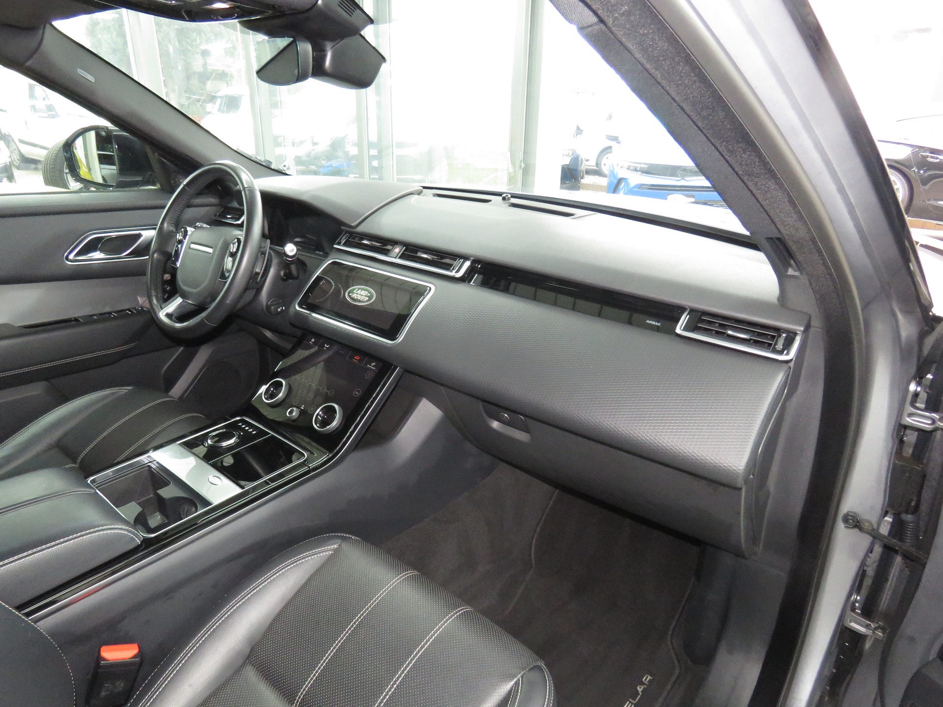 LAND ROVER Range Rover Velar P 250 S Automat-image-10