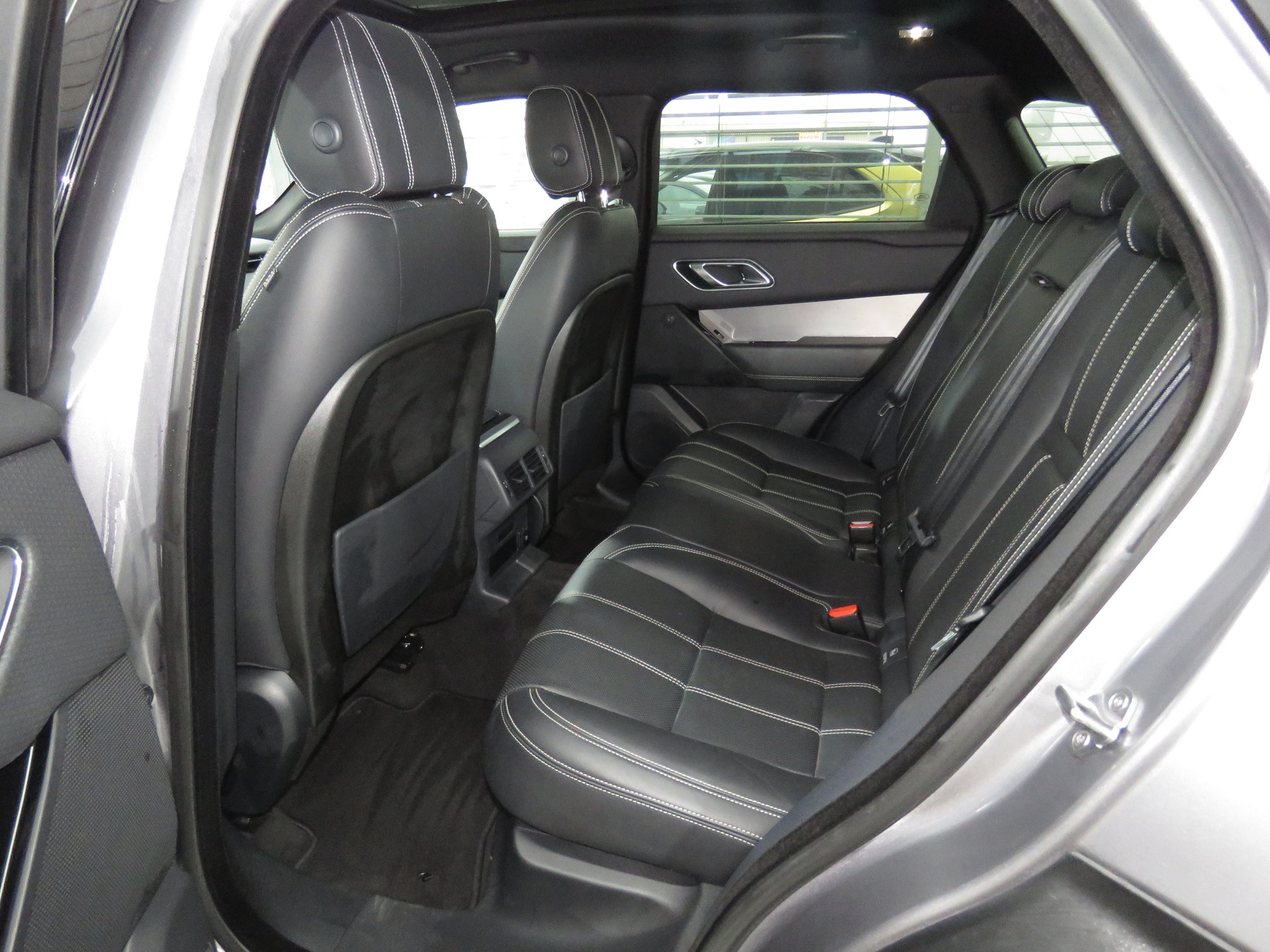LAND ROVER Range Rover Velar P 250 S Automat-image-8