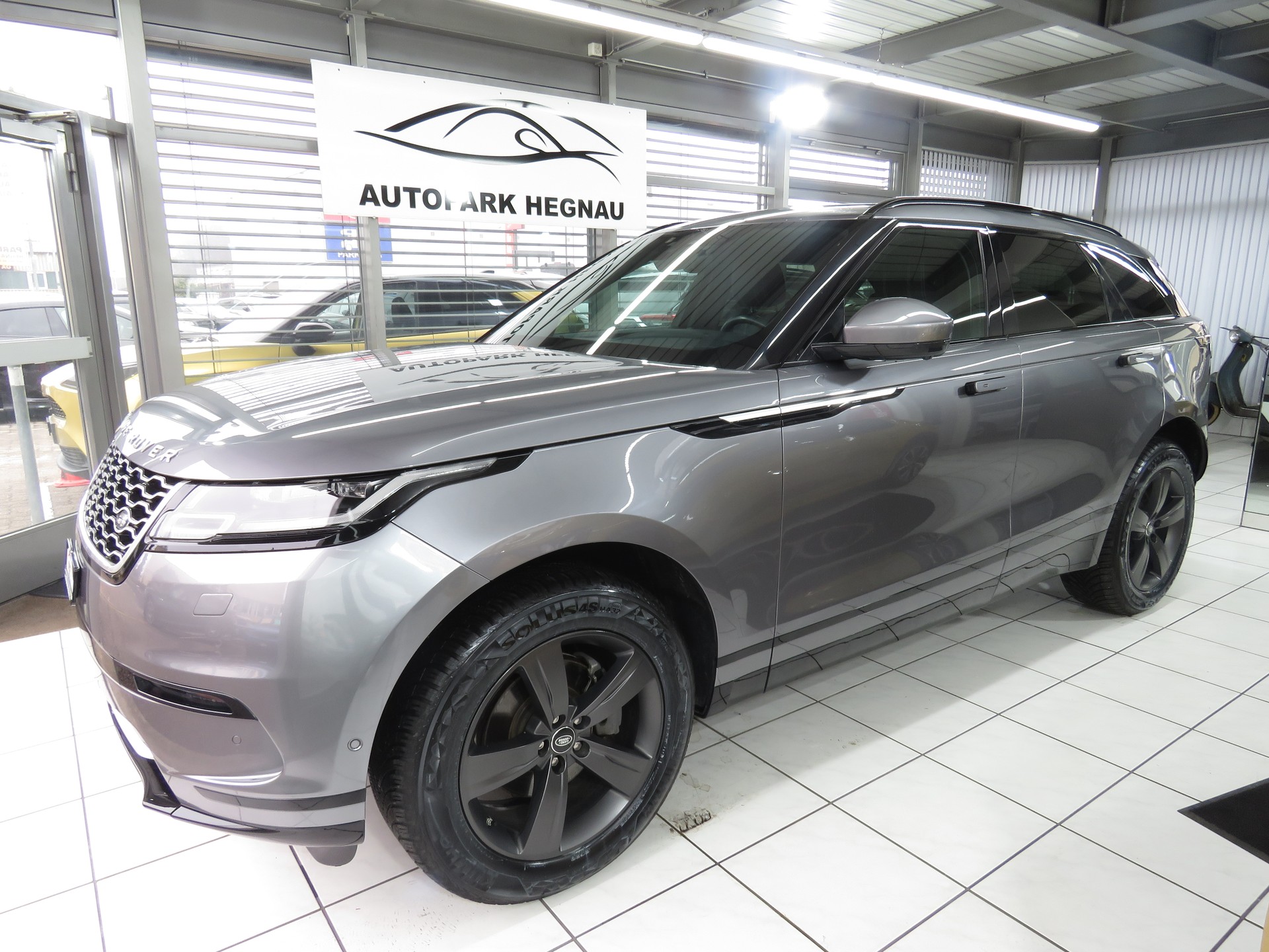 LAND ROVER Range Rover Velar P 250 S Automat-image-0