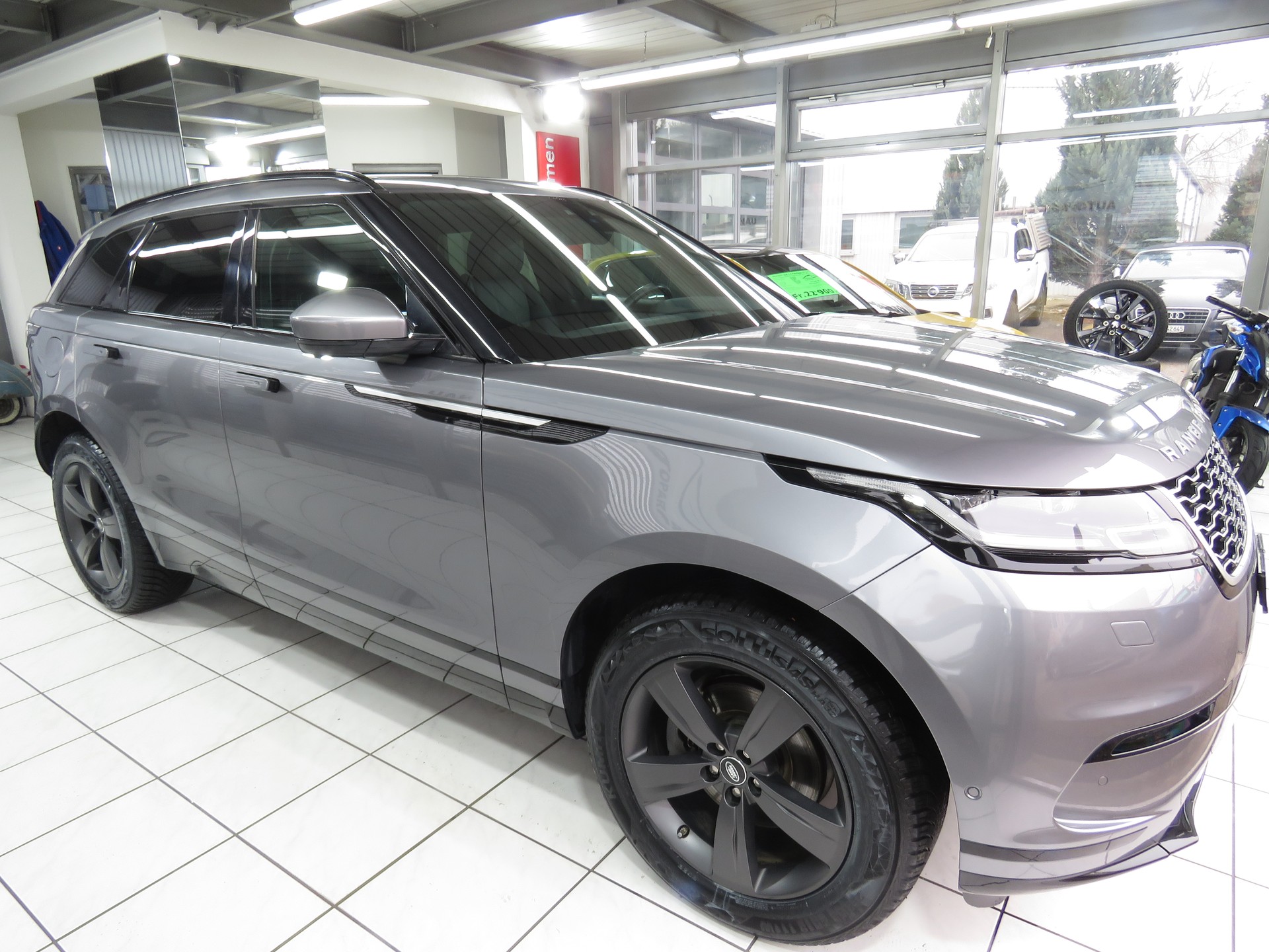 LAND ROVER Range Rover Velar P 250 S Automat-image-2