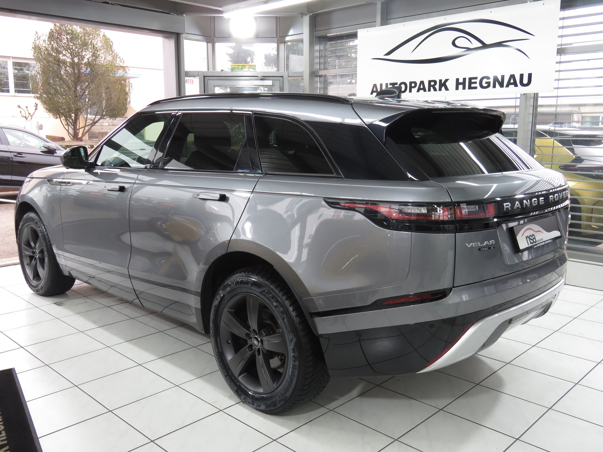 LAND ROVER Range Rover Velar P 250 S Automat-image-5
