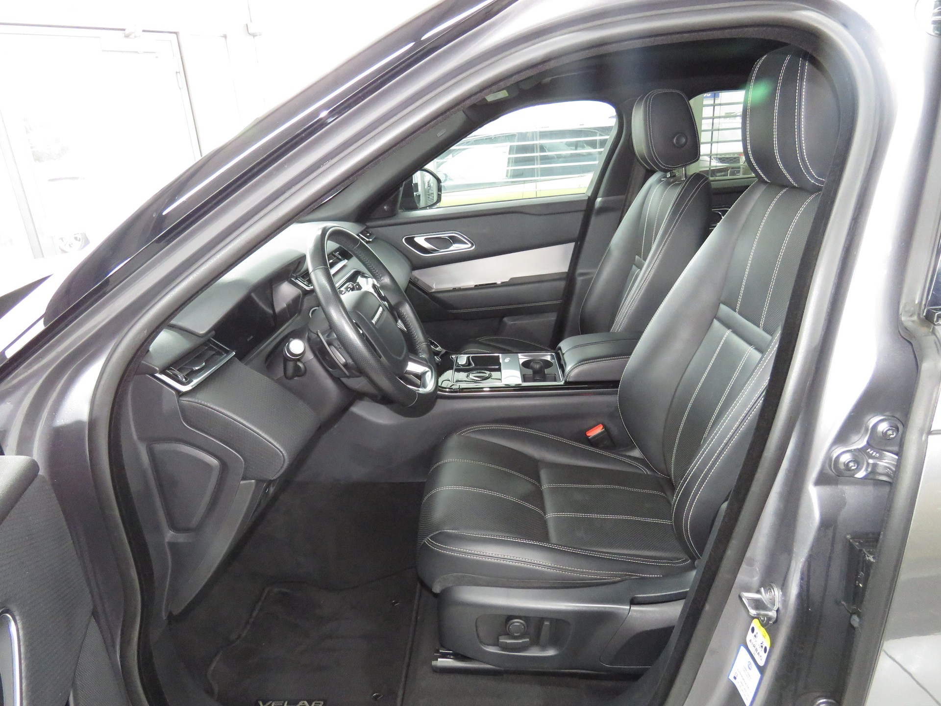 LAND ROVER Range Rover Velar P 250 S Automat-image-7