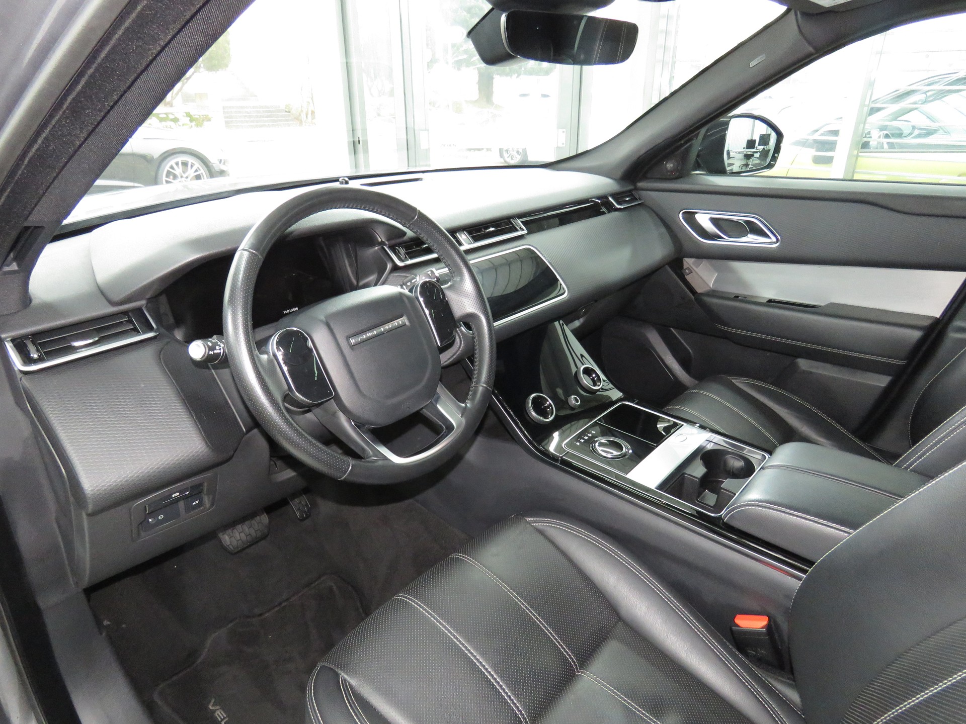 LAND ROVER Range Rover Velar P 250 S Automat-image-6