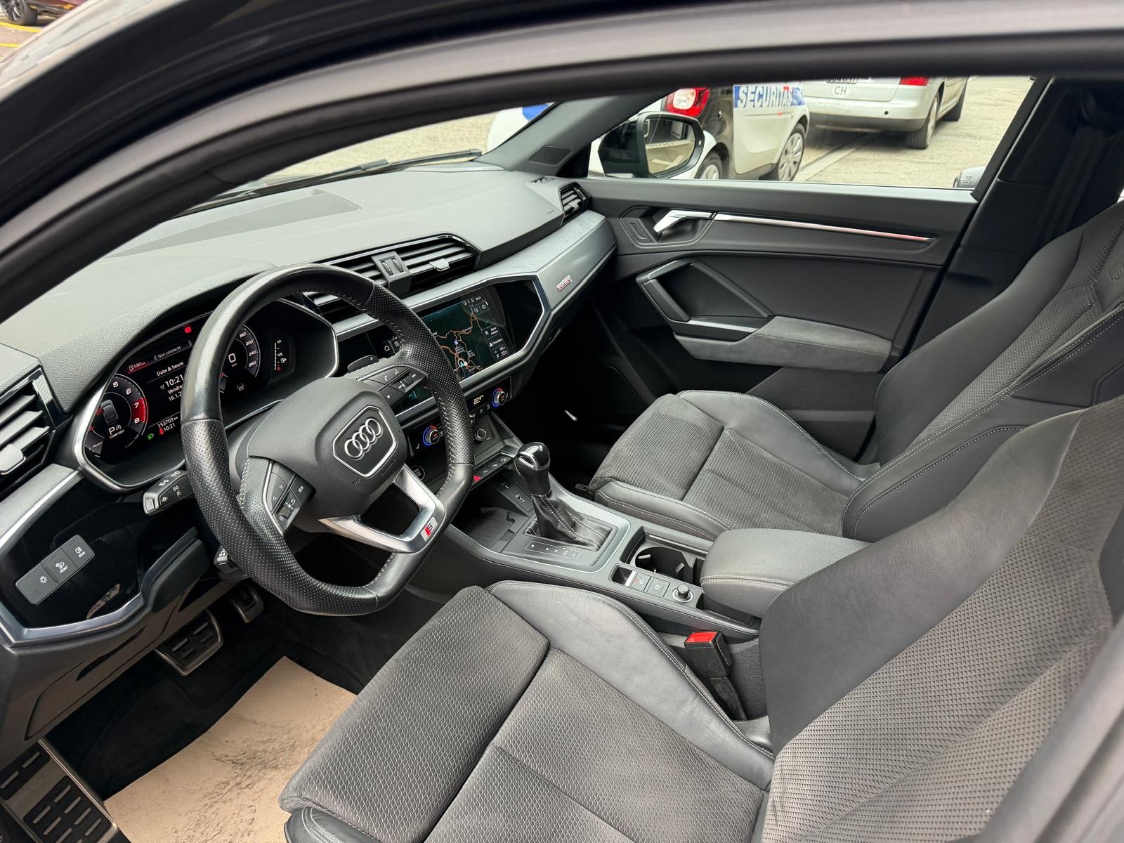 AUDI Q3 Sportback 45 TFSI S line quattro S-tronic-image-6