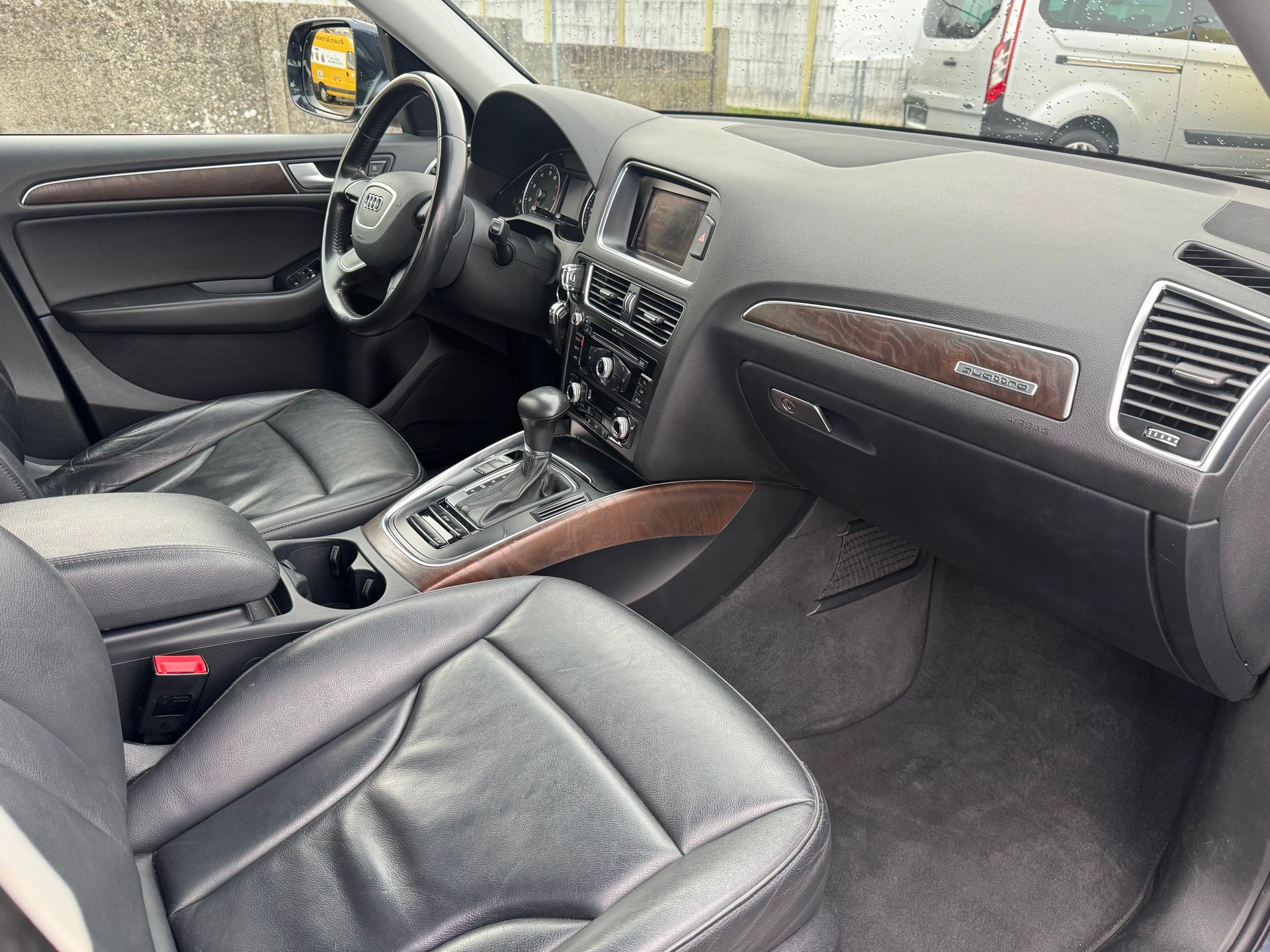 AUDI Q5 2.0 TFSI quattro tiptronic-image-8