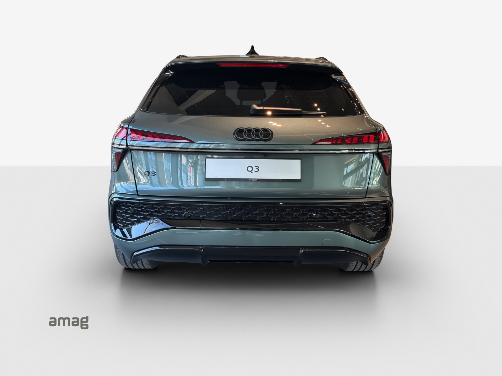 AUDI Q3 SUV 110 kW TFSI S tronic-image-3
