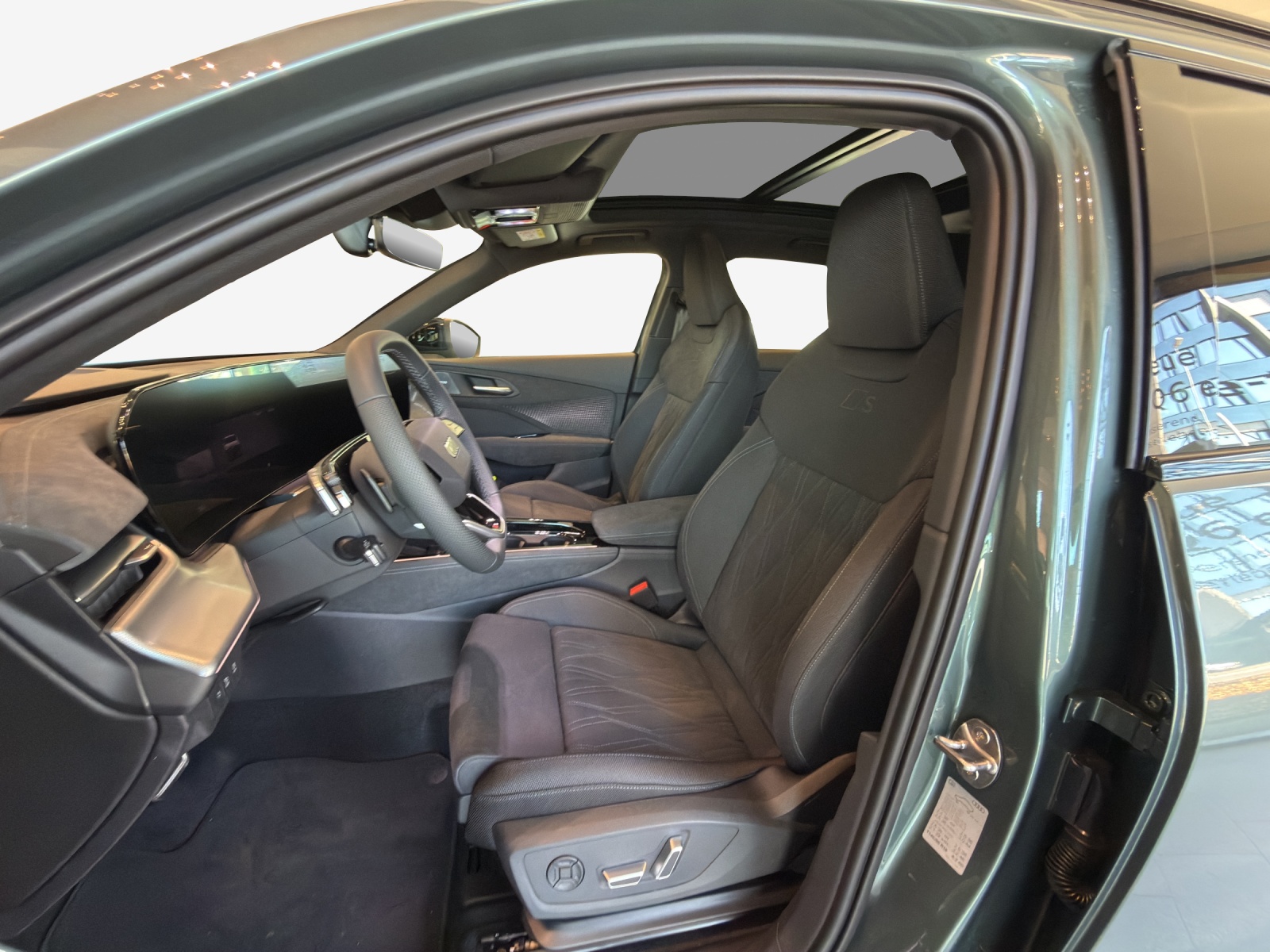 AUDI Q3 SUV 110 kW TFSI S tronic-image-7