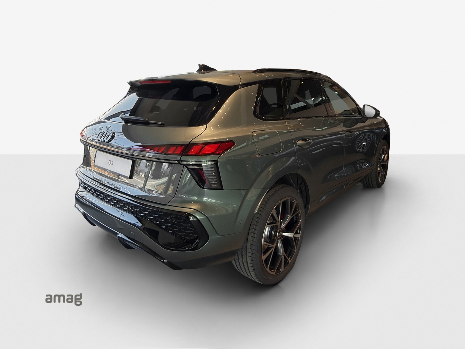 AUDI Q3 SUV 110 kW TFSI S tronic-image-4