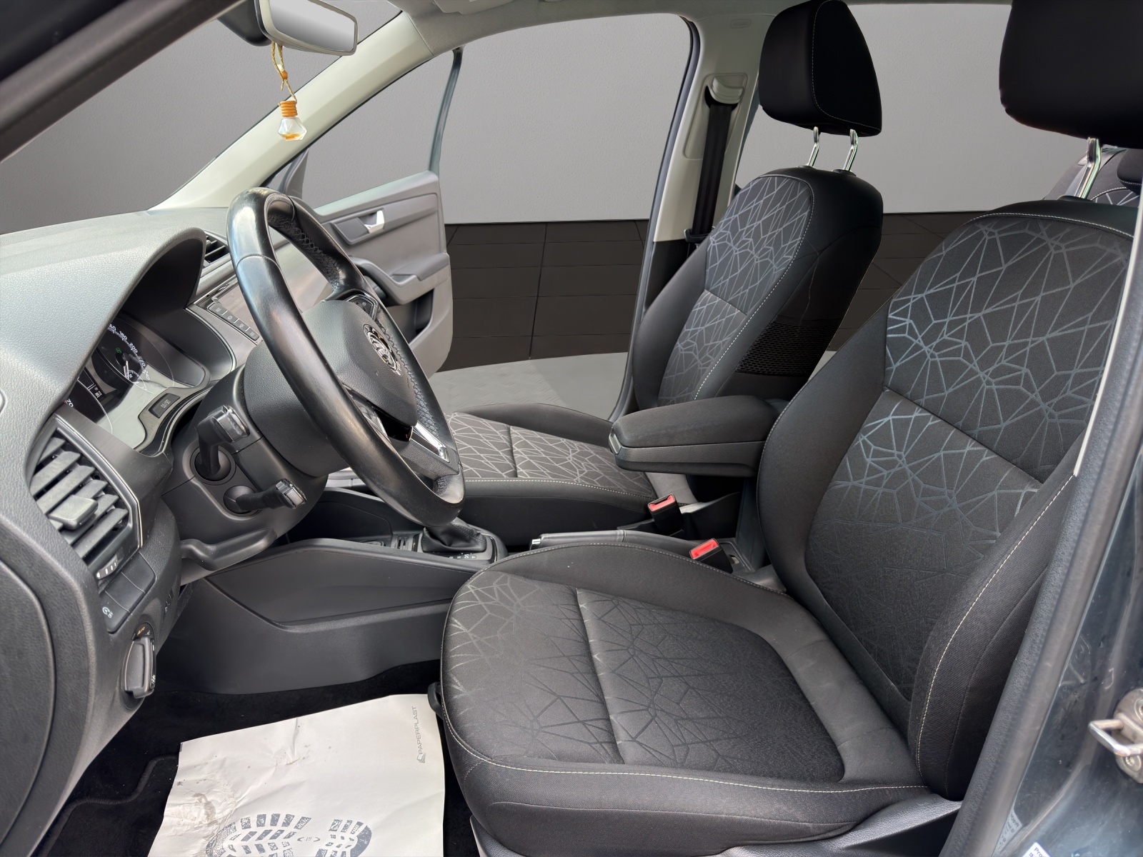 SKODA Fabia 1.0 TSI Ambition DSG-image-8