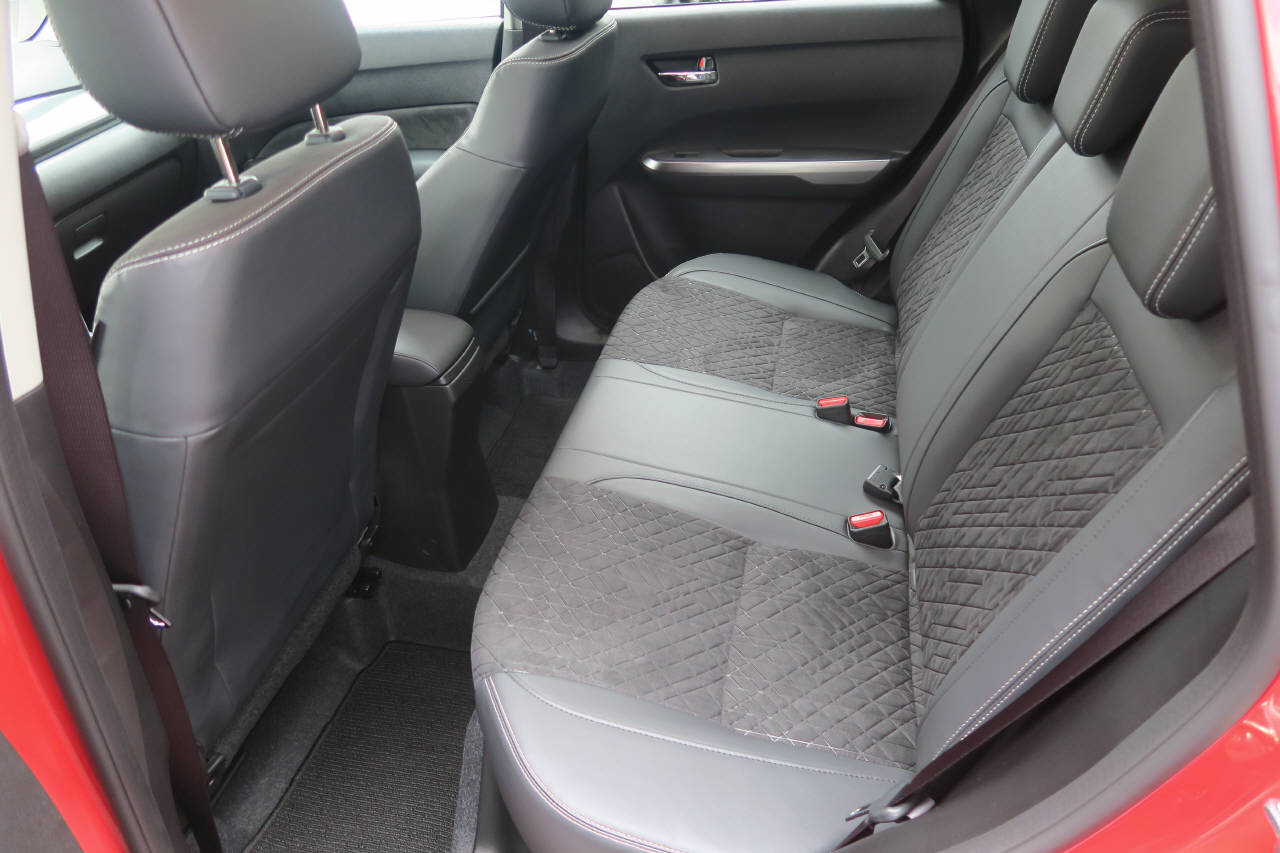 SUZUKI Vitara 1.4 T Sakura Top Hybrid 4x4-image-14