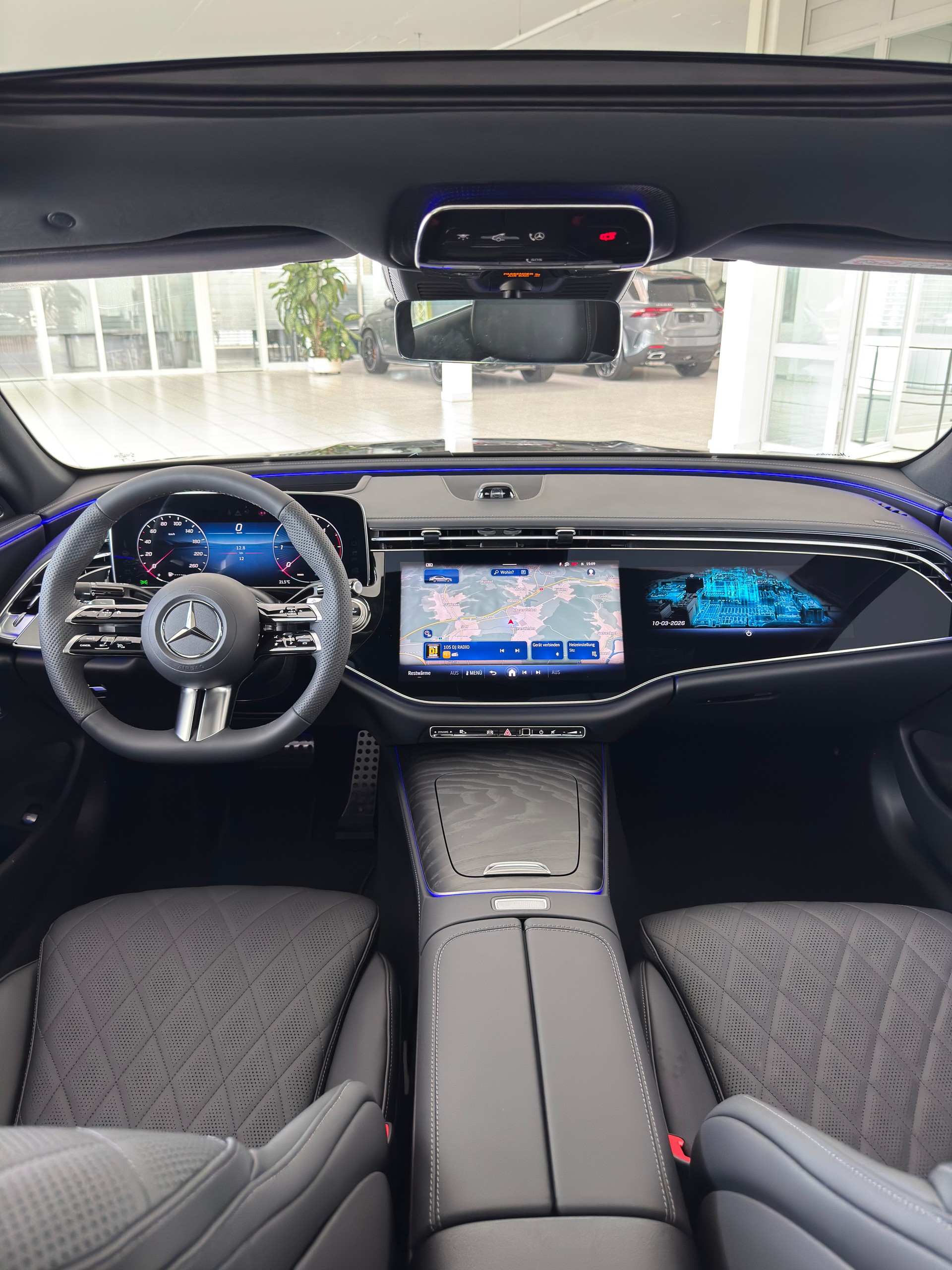 MERCEDES-BENZ E 220 d 4MATIC Limousine-image-9