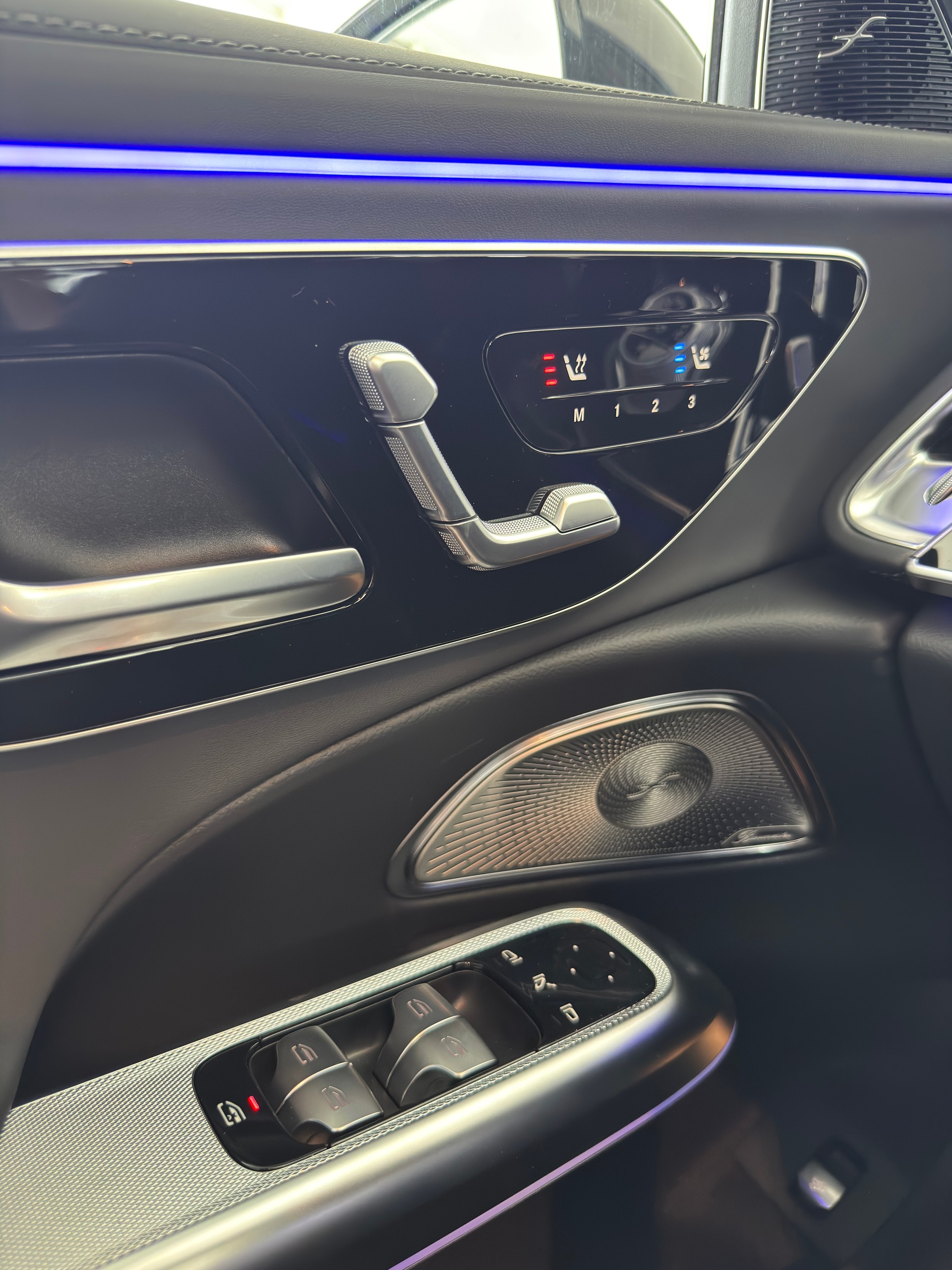 MERCEDES-BENZ E 220 d 4MATIC Limousine-image-6