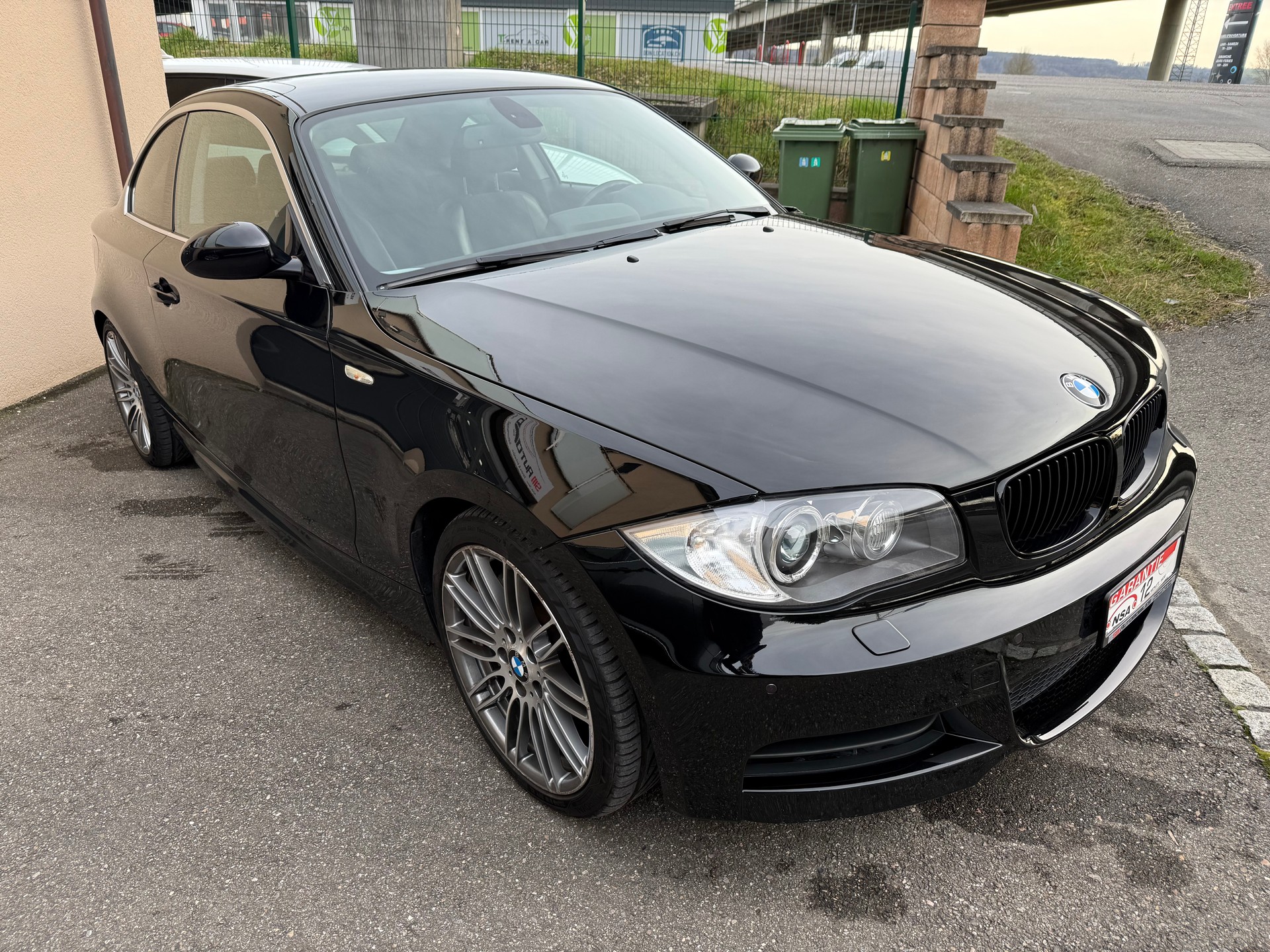 BMW 135i Coupé-image-1
