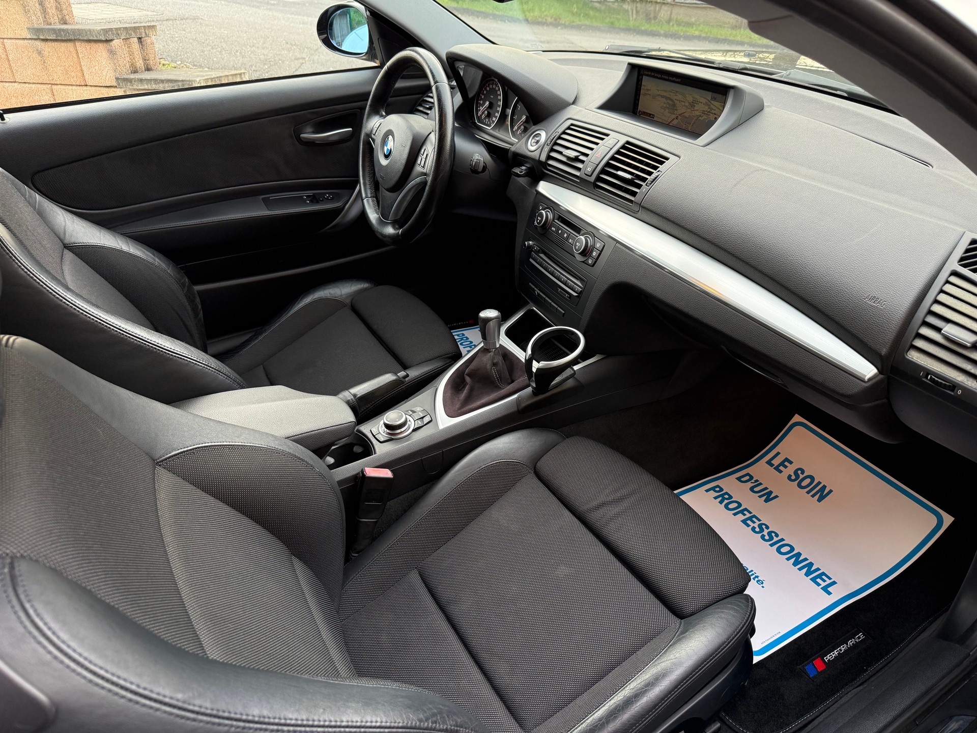 BMW 135i Coupé-image-13