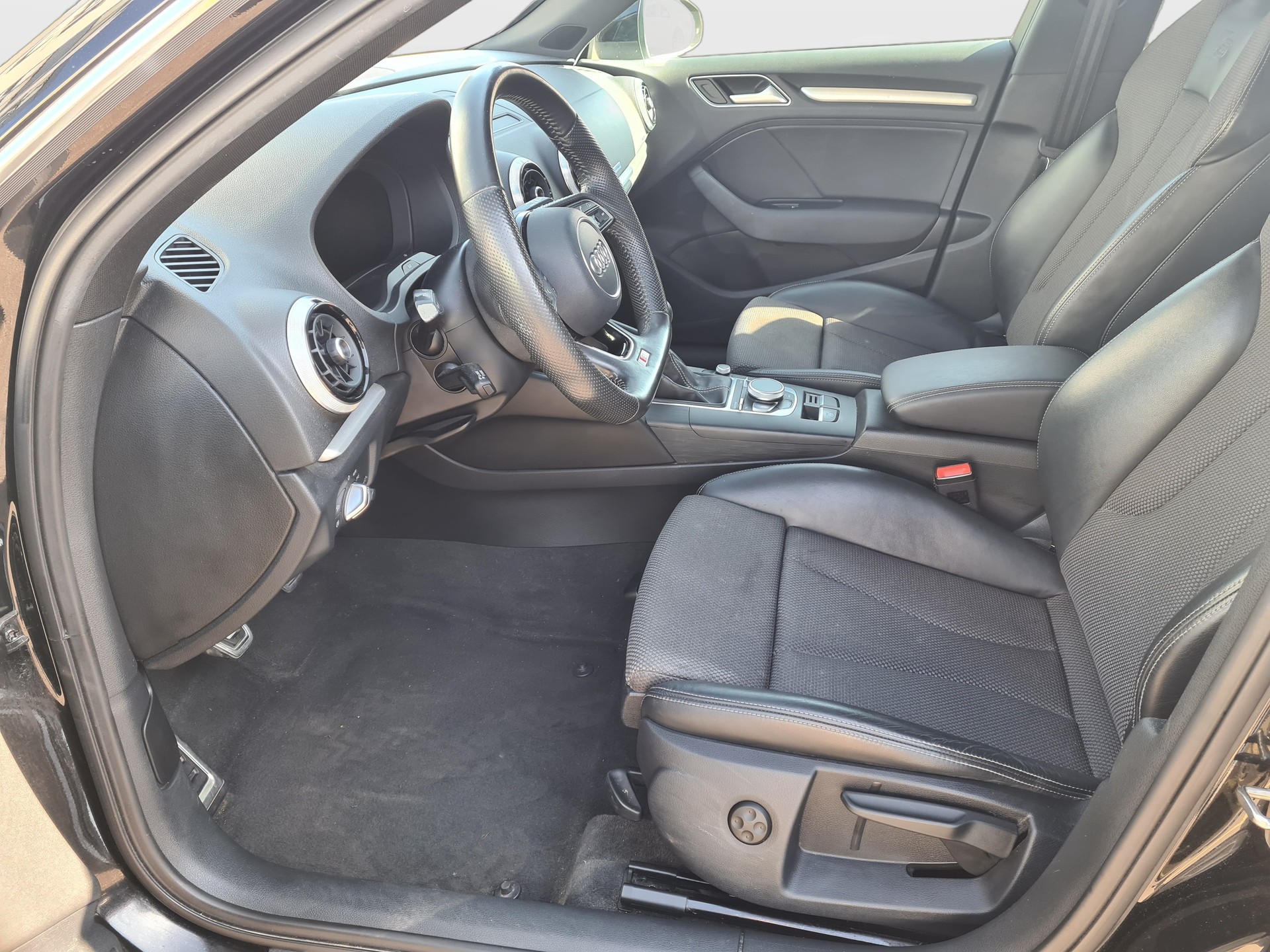 AUDI A3 Sportback 1.4 TFSI Sport-image-7