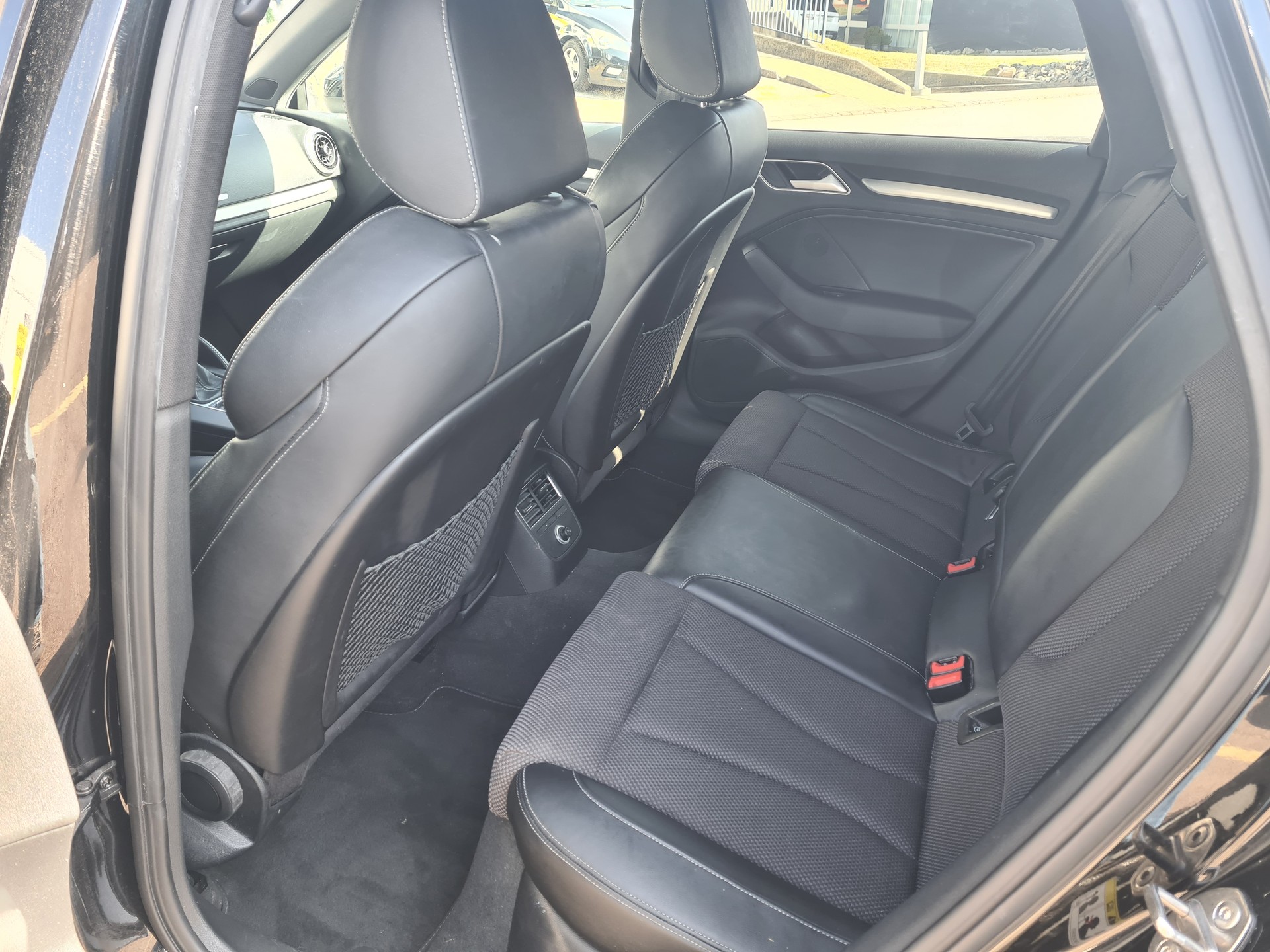 AUDI A3 Sportback 1.4 TFSI Sport-image-6