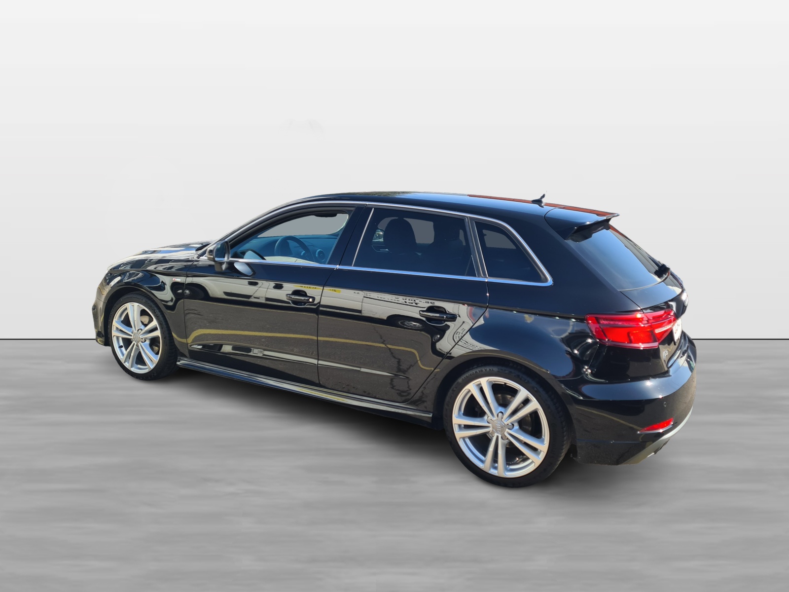 AUDI A3 Sportback 1.4 TFSI Sport-image-4