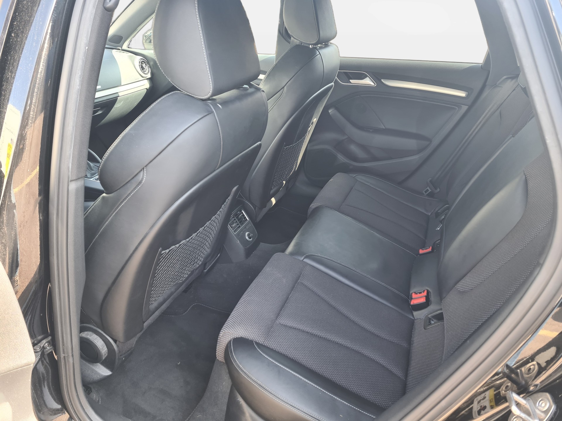 AUDI A3 Sportback 1.4 TFSI Sport-image-6