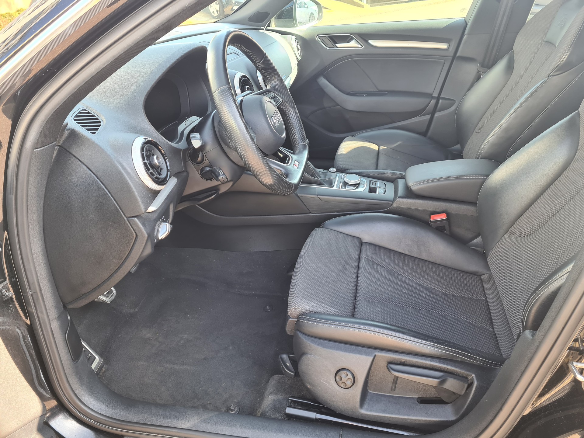 AUDI A3 Sportback 1.4 TFSI Sport-image-7
