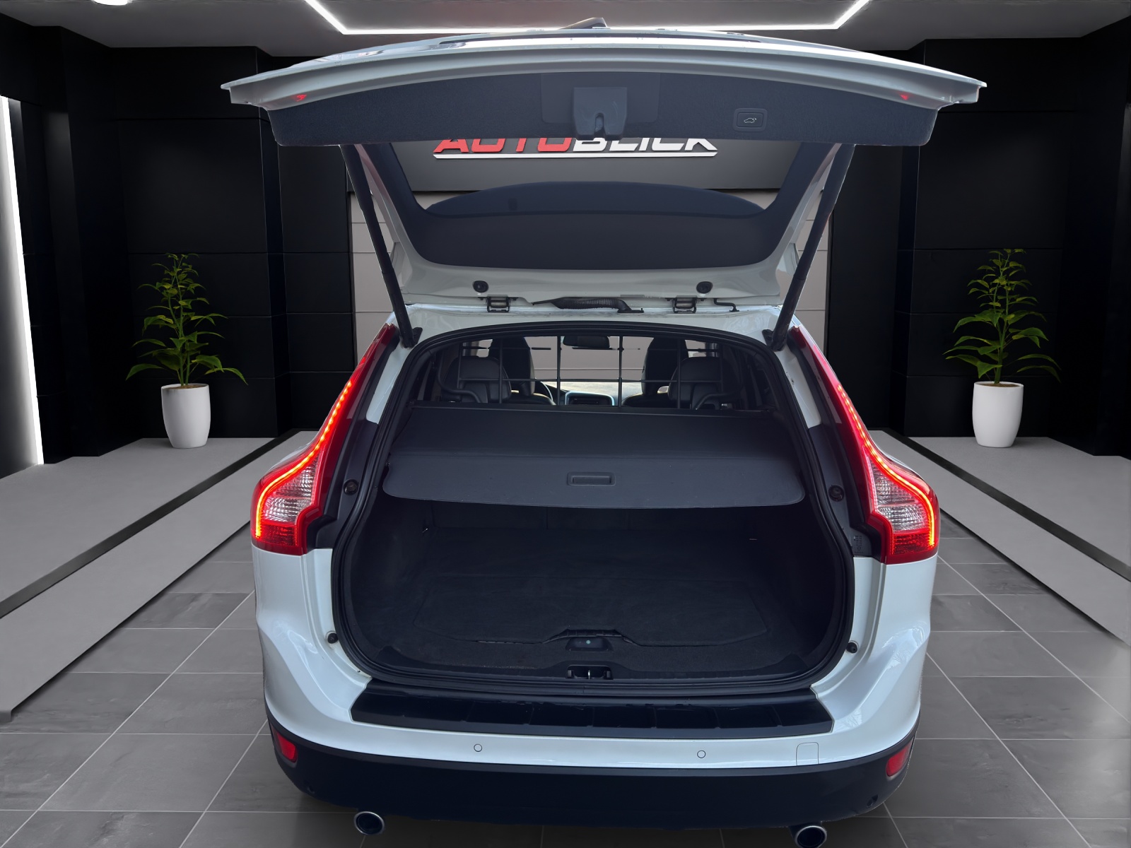 VOLVO XC60 2,4-Diesel *Automat *4x4 AWD *HEICO- Performance 232-PS *R-Design Geartronic * Frisch ab MFK * Frisch ab Service.-image-12