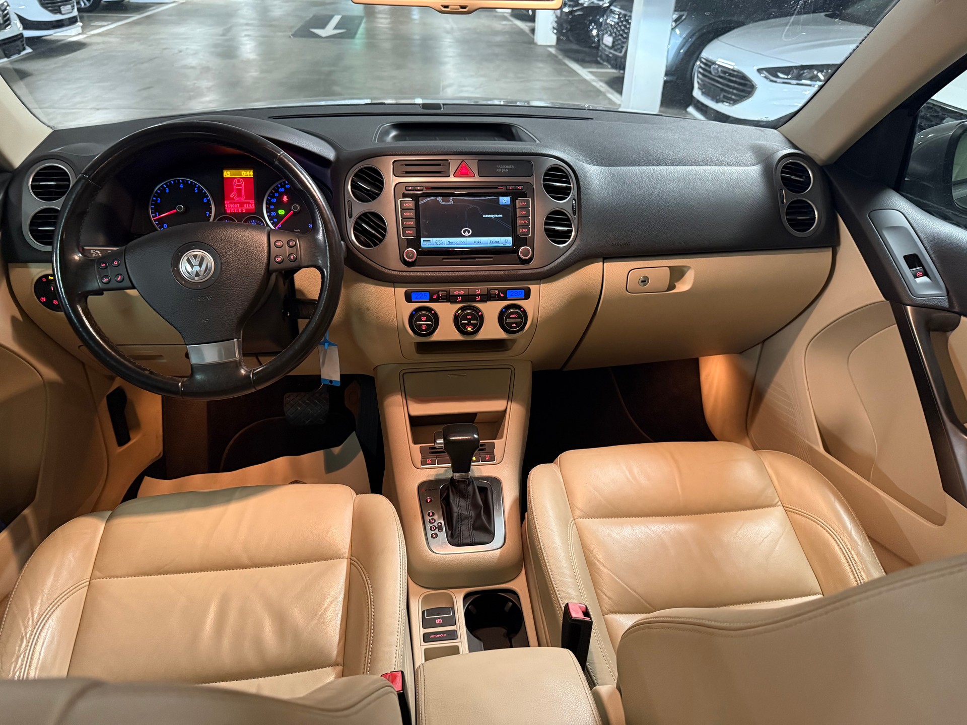 VW Tiguan 2.0 TSI Sport&Style Tiptronic-image-6