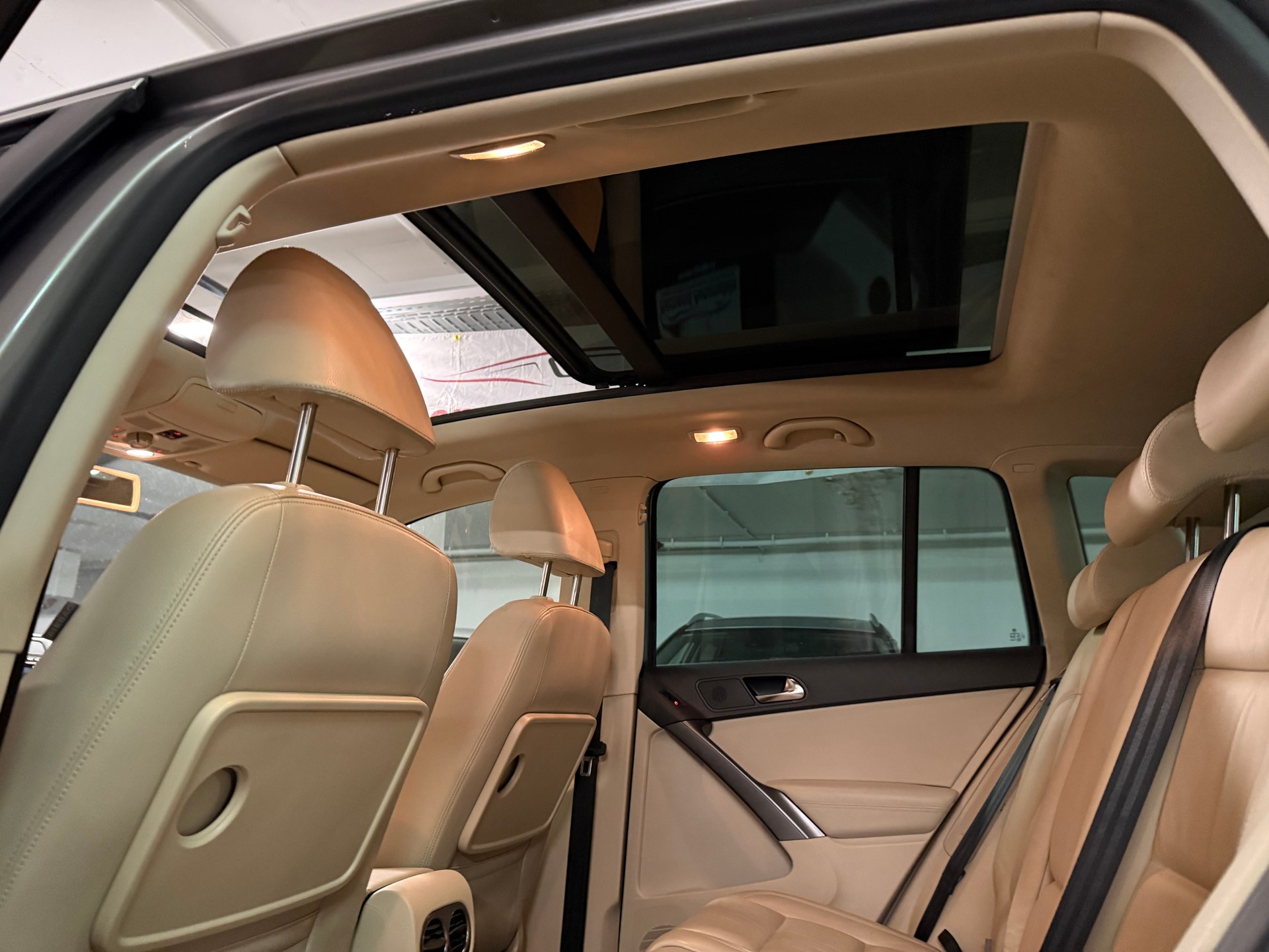 VW Tiguan 2.0 TSI Sport&Style Tiptronic-image-9