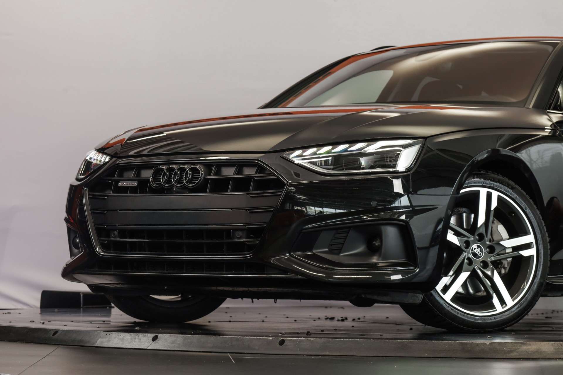 AUDI A4 Avant 40 TDI advanced quattro S-tronic-image-5
