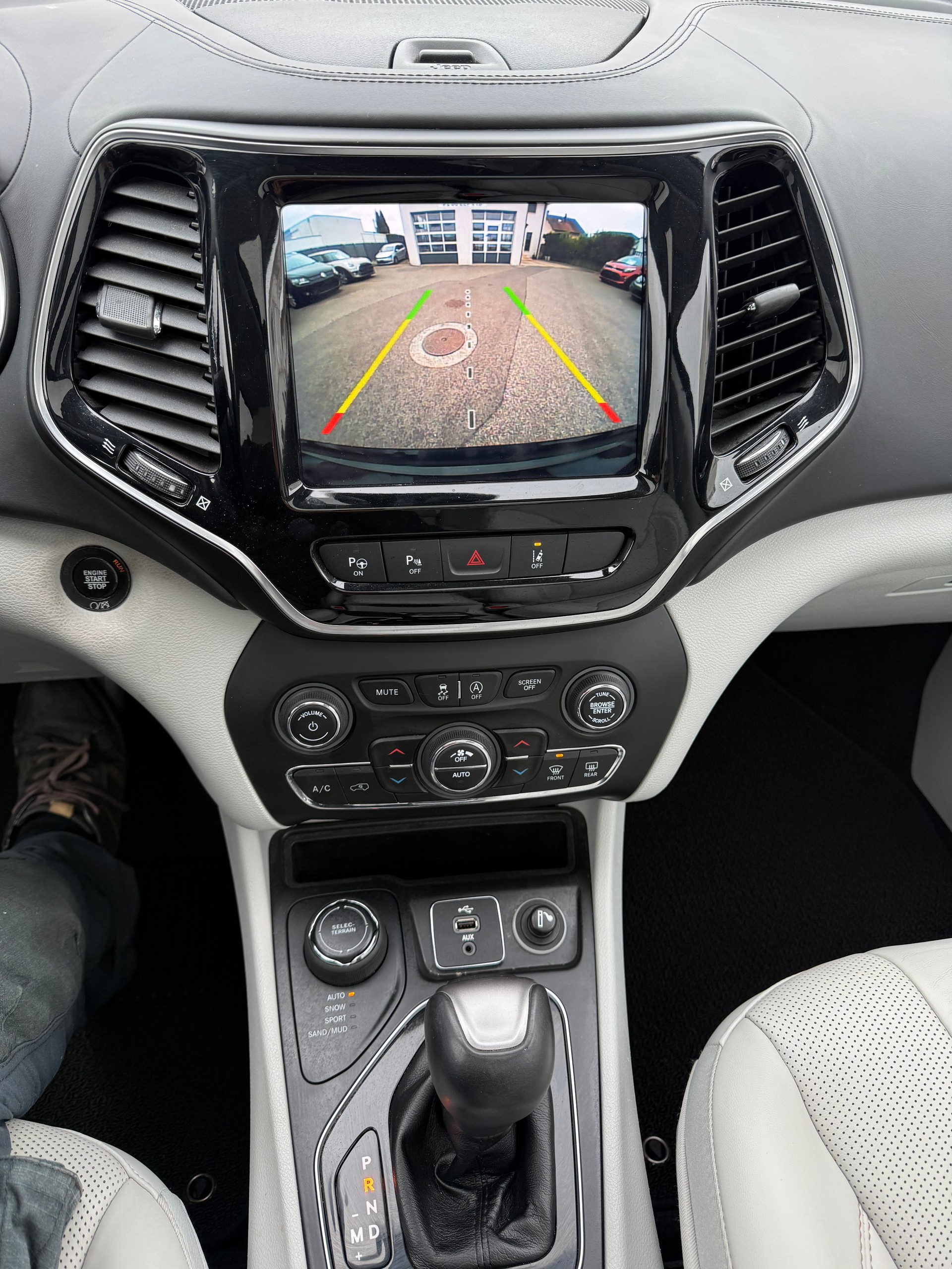 JEEP Cherokee 2.2MJ Overland AWD Drive I 9ATX-image-13