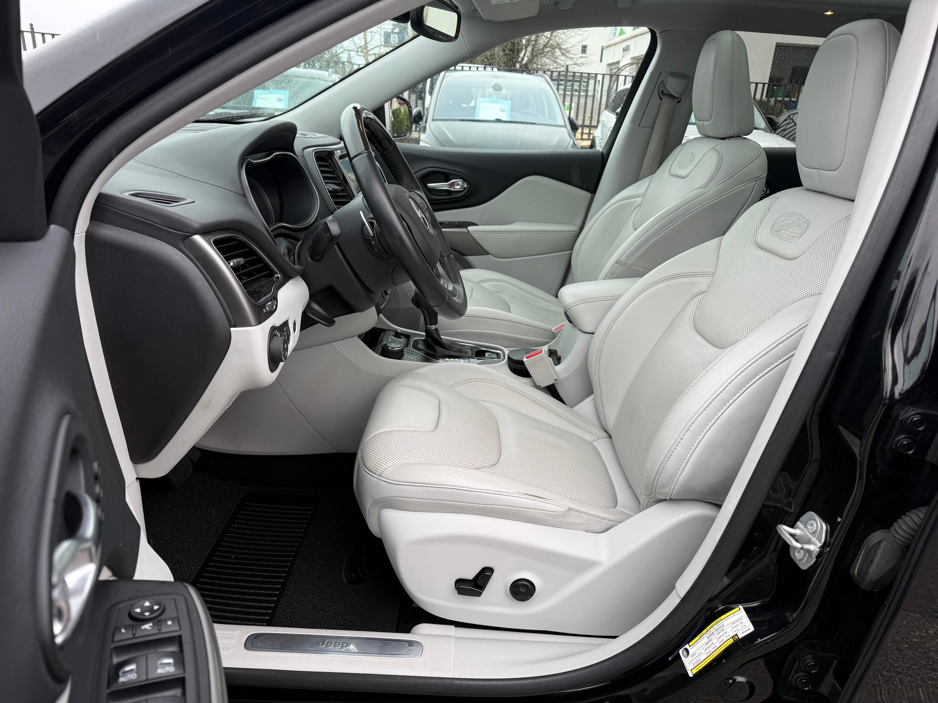 JEEP Cherokee 2.2MJ Overland AWD Drive I 9ATX-image-8