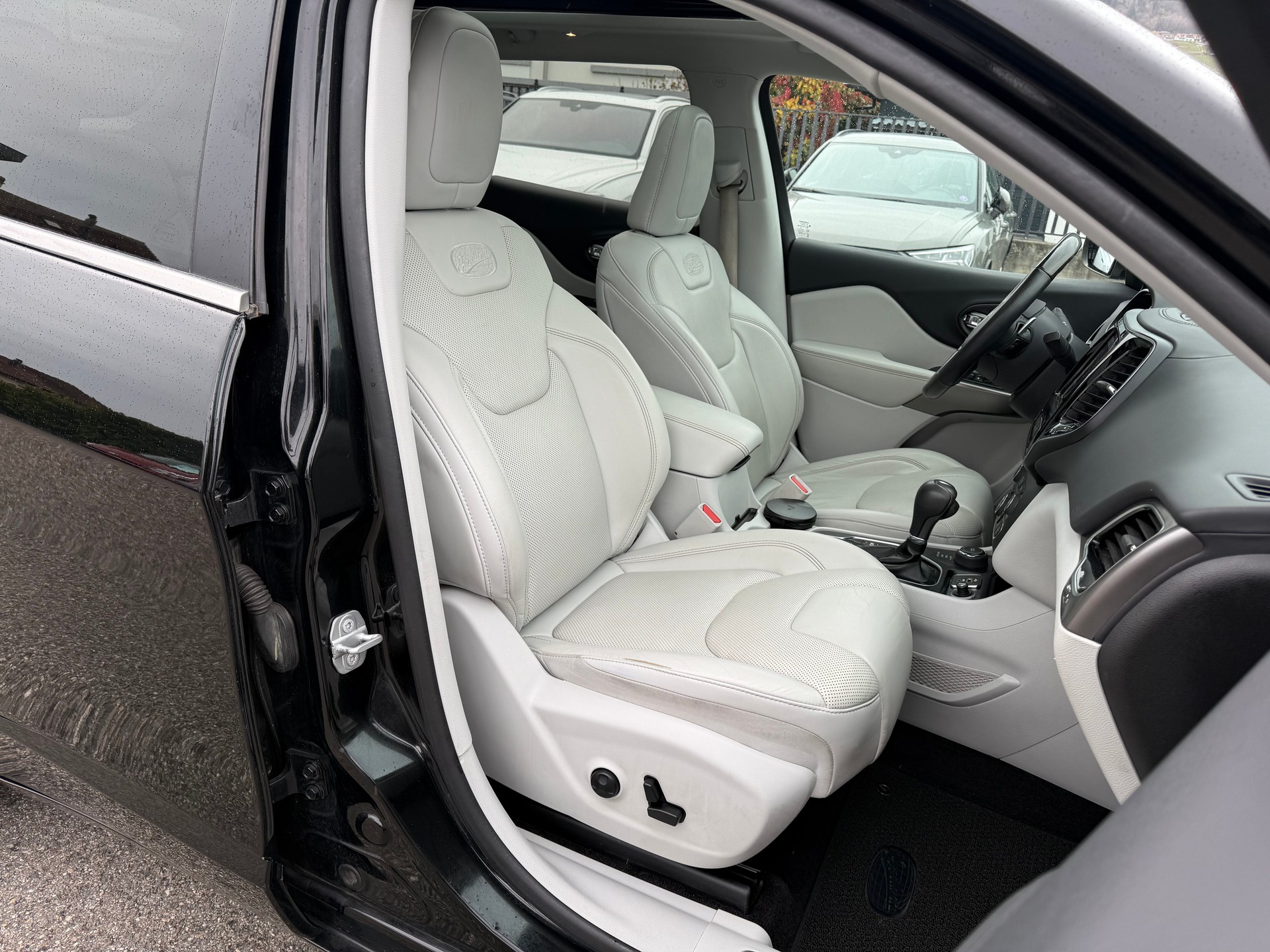 JEEP Cherokee 2.2MJ Overland AWD Drive I 9ATX-image-10
