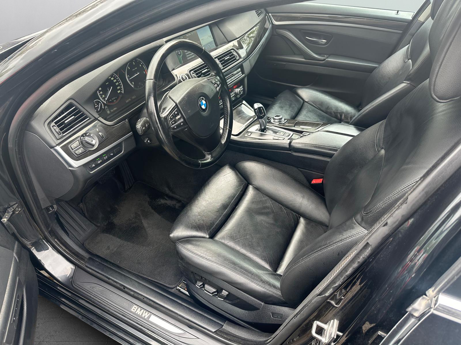 BMW 530d xDrive Touring Steptronic-image-5
