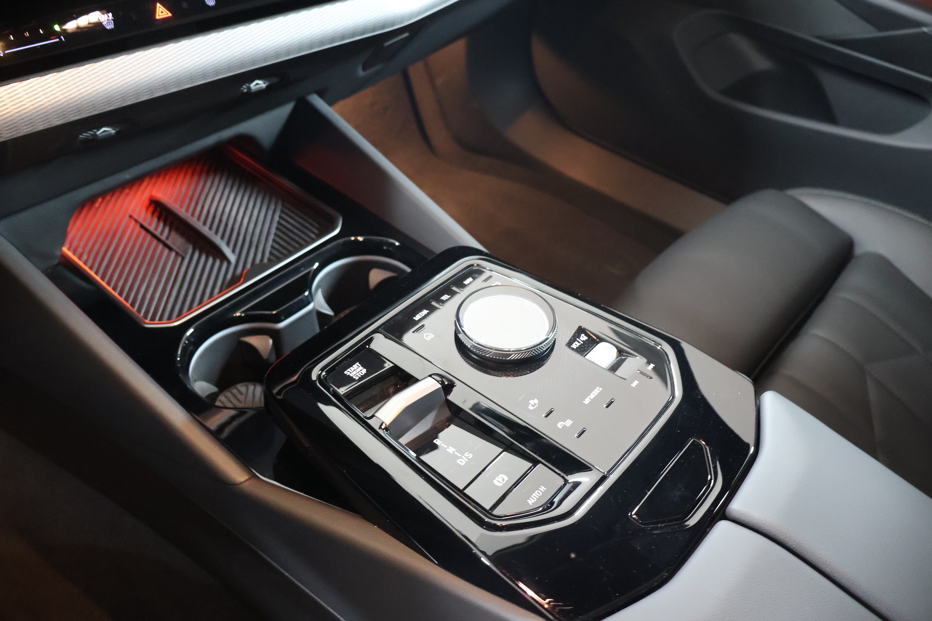 BMW 520d xDrive 48V Touring Steptronic-image-12