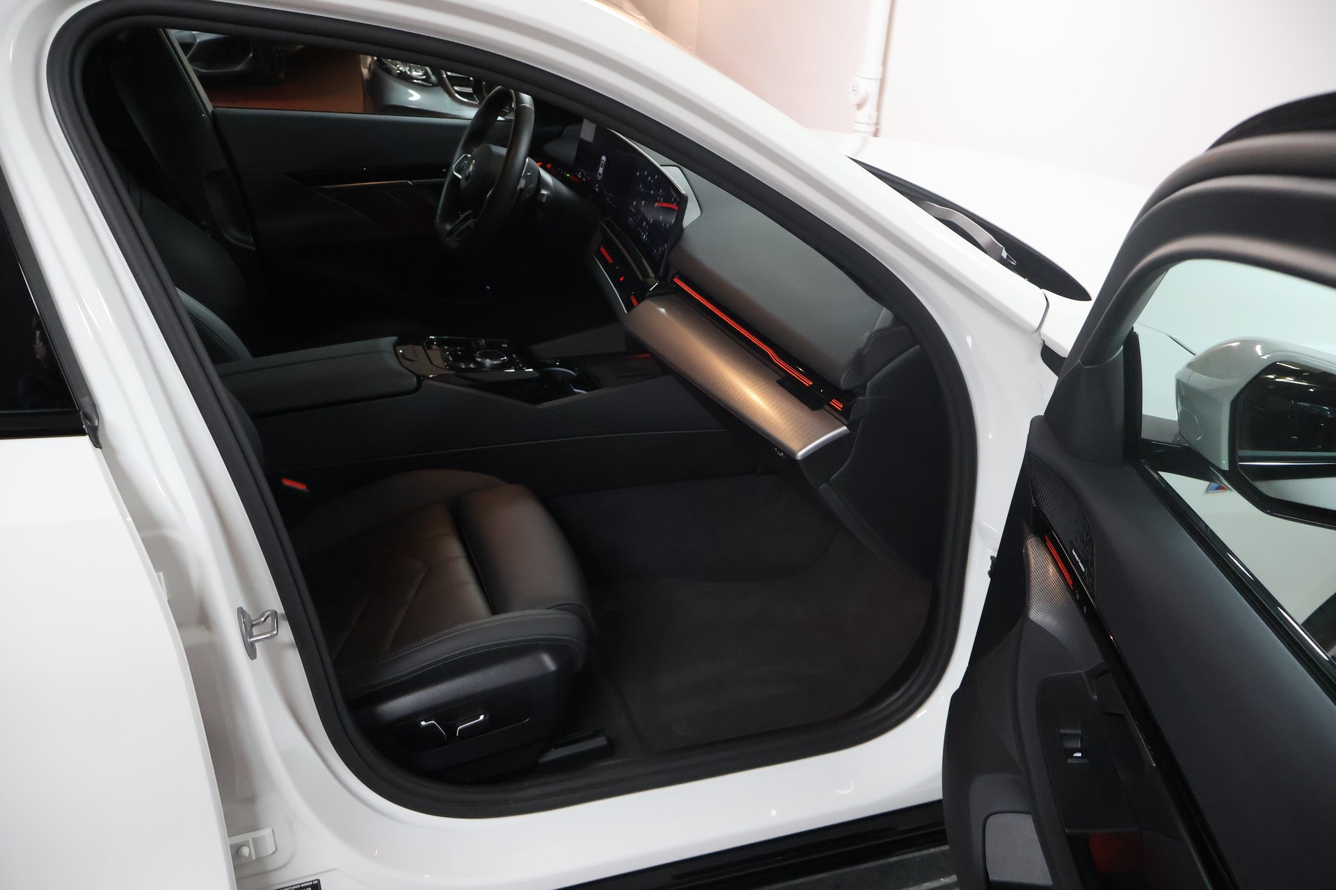 BMW 520d xDrive 48V Touring Steptronic-image-14