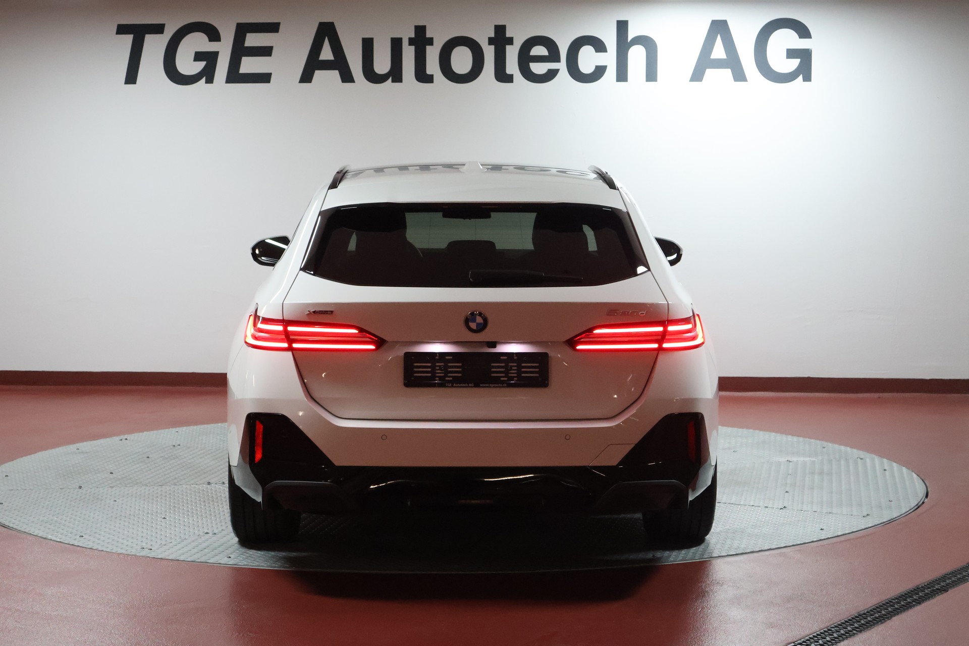 BMW 520d xDrive 48V Touring Steptronic-image-21