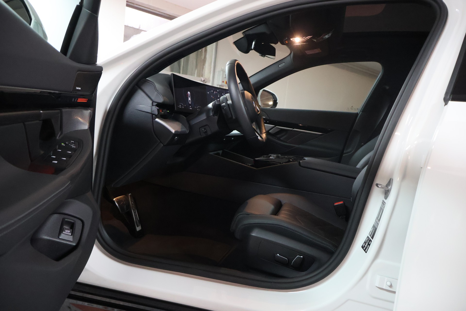 BMW 520d xDrive 48V Touring Steptronic-image-6