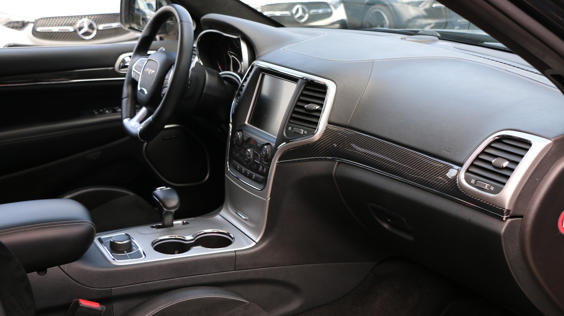 JEEP GrandCherokee 6.4 SRT8-image-21