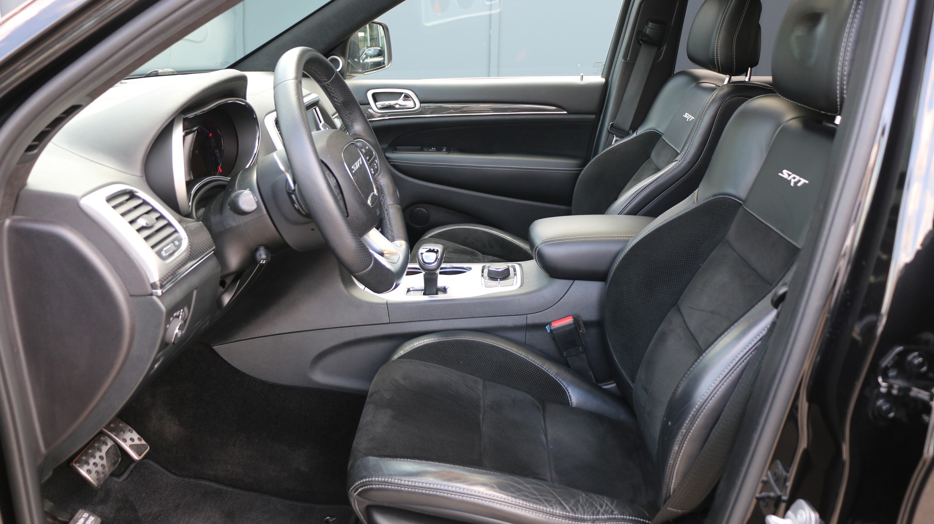 JEEP GrandCherokee 6.4 SRT8-image-8