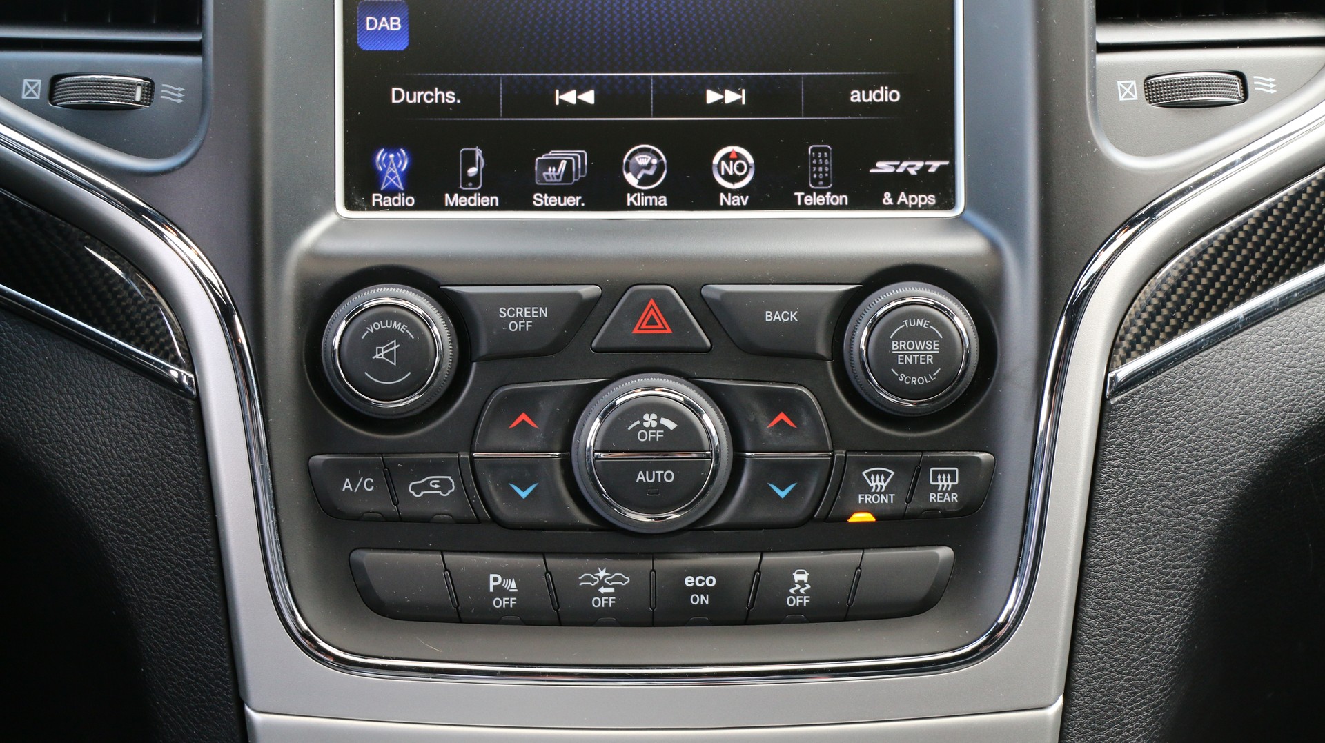 JEEP GrandCherokee 6.4 SRT8-image-15