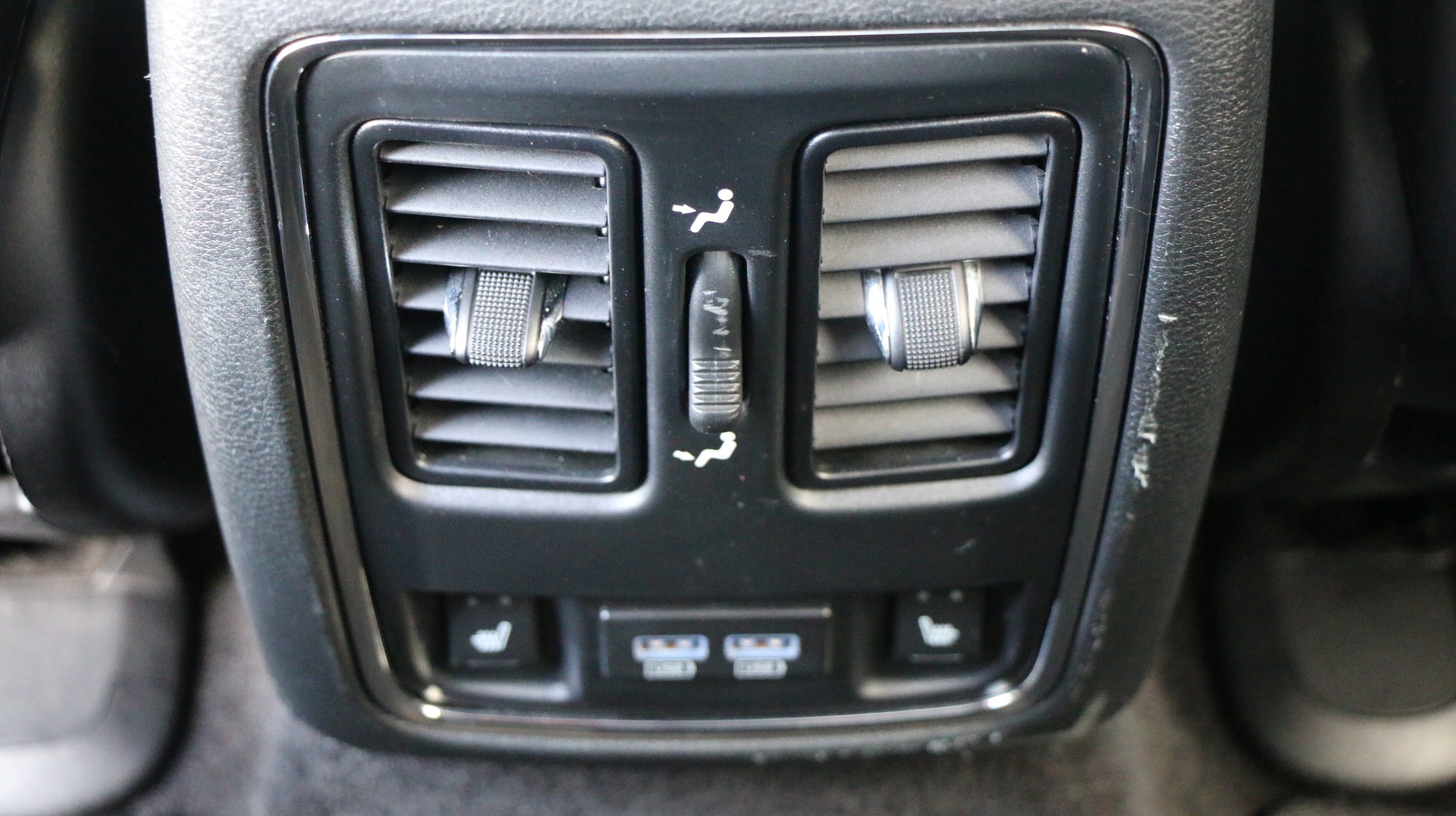 JEEP GrandCherokee 6.4 SRT8-image-13