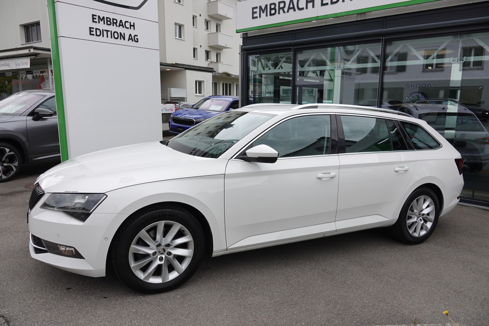 SKODA Superb Combi 1.8 TSI Style DSG-image-3
