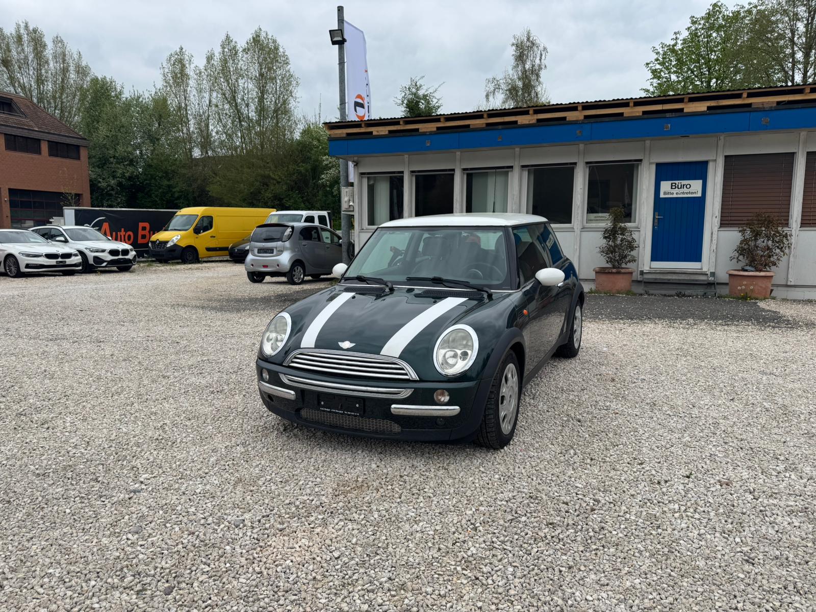 MINI Cooper-showroom-element-1