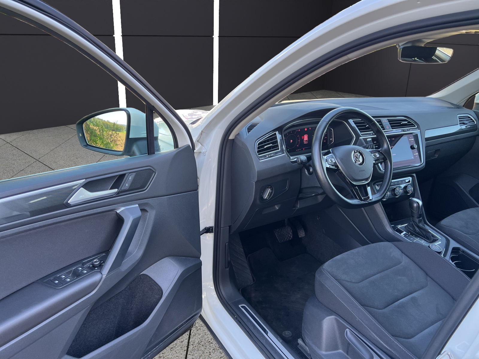 VW Tiguan 2.0TSI Highline 4Motion DSG-image-12