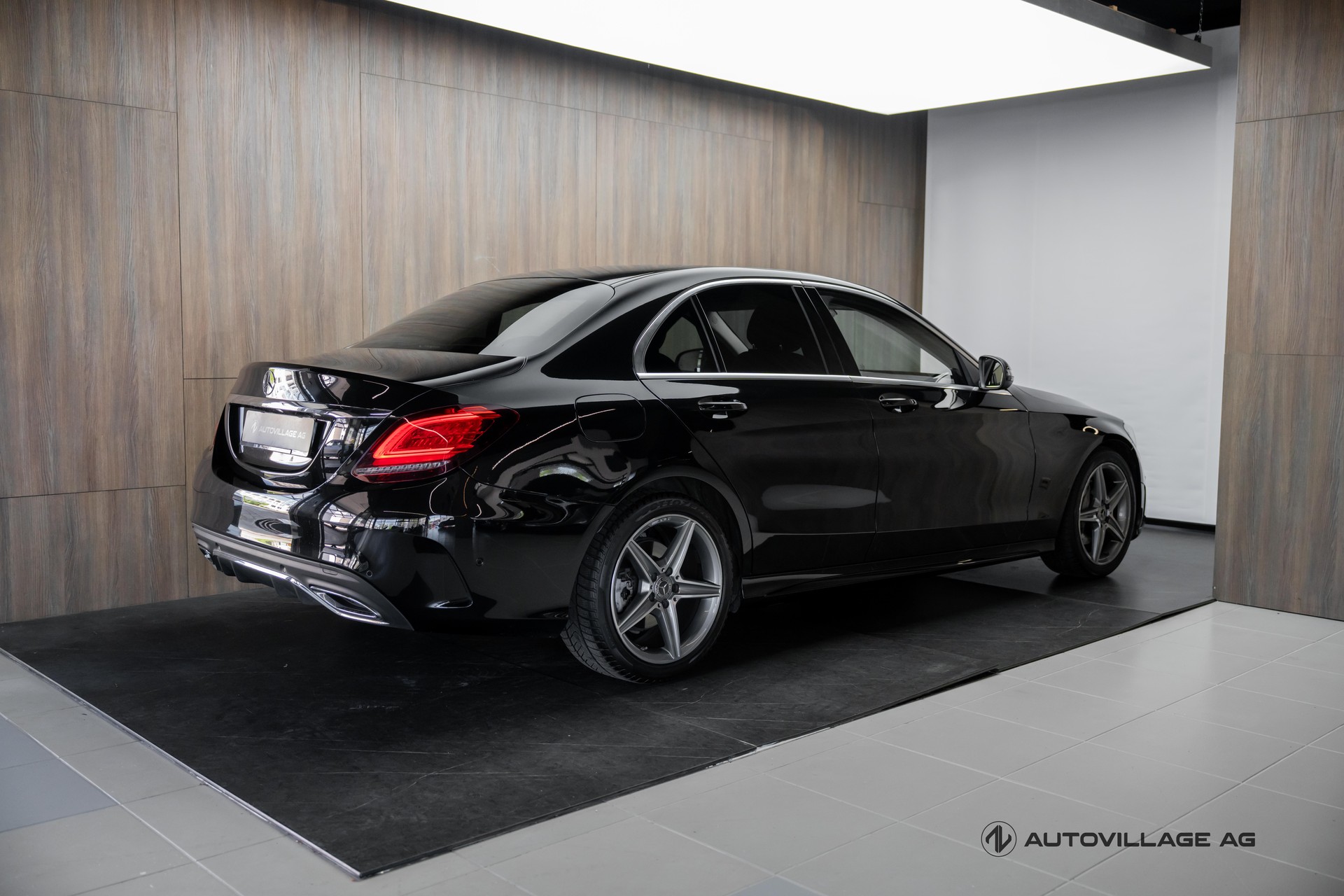 MERCEDES-BENZ C 220 d Swiss Star AMG Line 4Matic 9G-Tronic-image-1