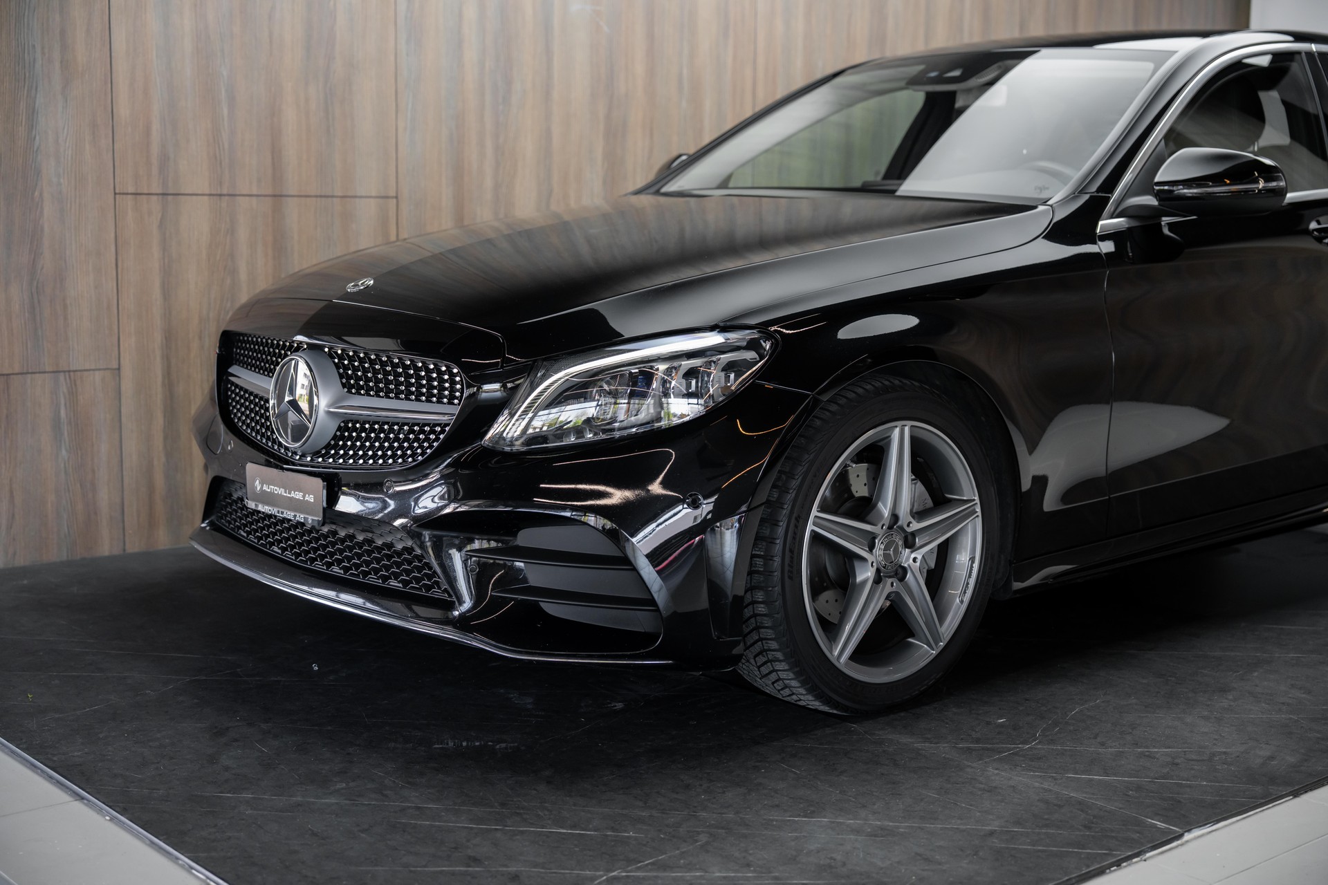 MERCEDES-BENZ C 220 d Swiss Star AMG Line 4Matic 9G-Tronic-image-19