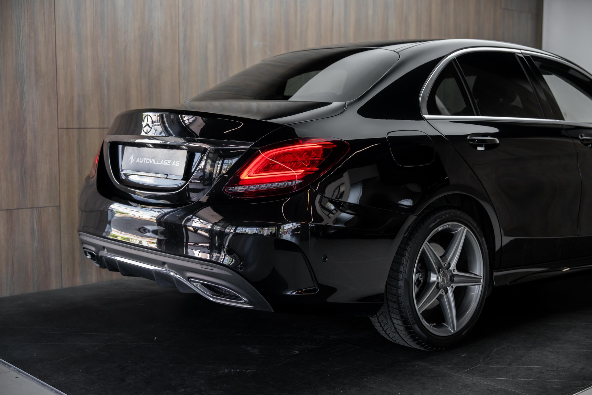 MERCEDES-BENZ C 220 d Swiss Star AMG Line 4Matic 9G-Tronic-image-21