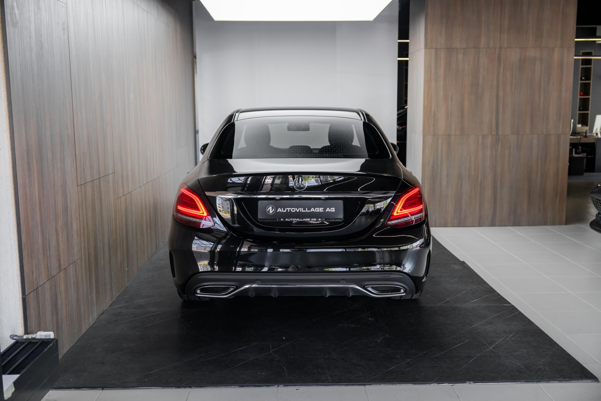 MERCEDES-BENZ C 220 d Swiss Star AMG Line 4Matic 9G-Tronic-image-24